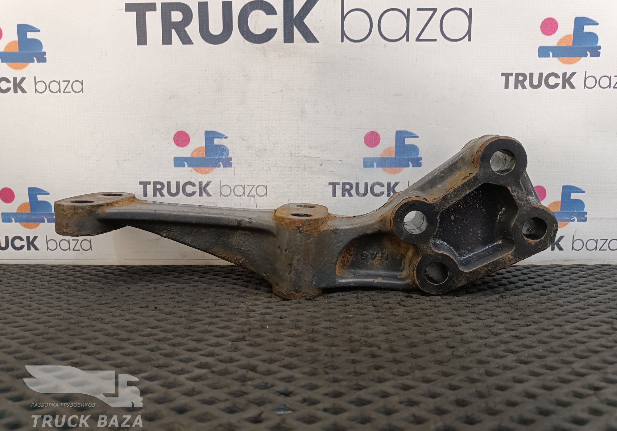 5010548989 Кронштейн кабины задний для Renault