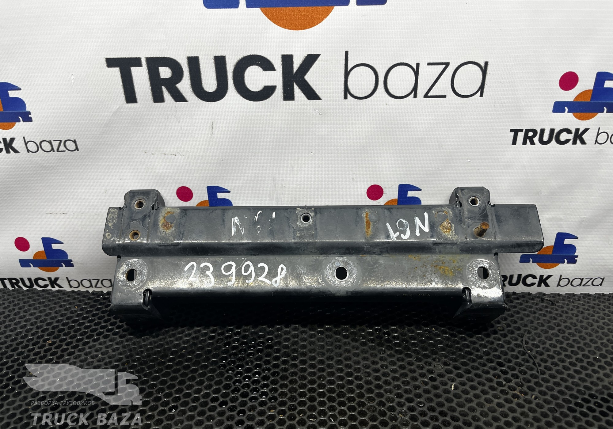 81429025375 Кронштейн трапа за кабиной для Man TGS I (с 2007)