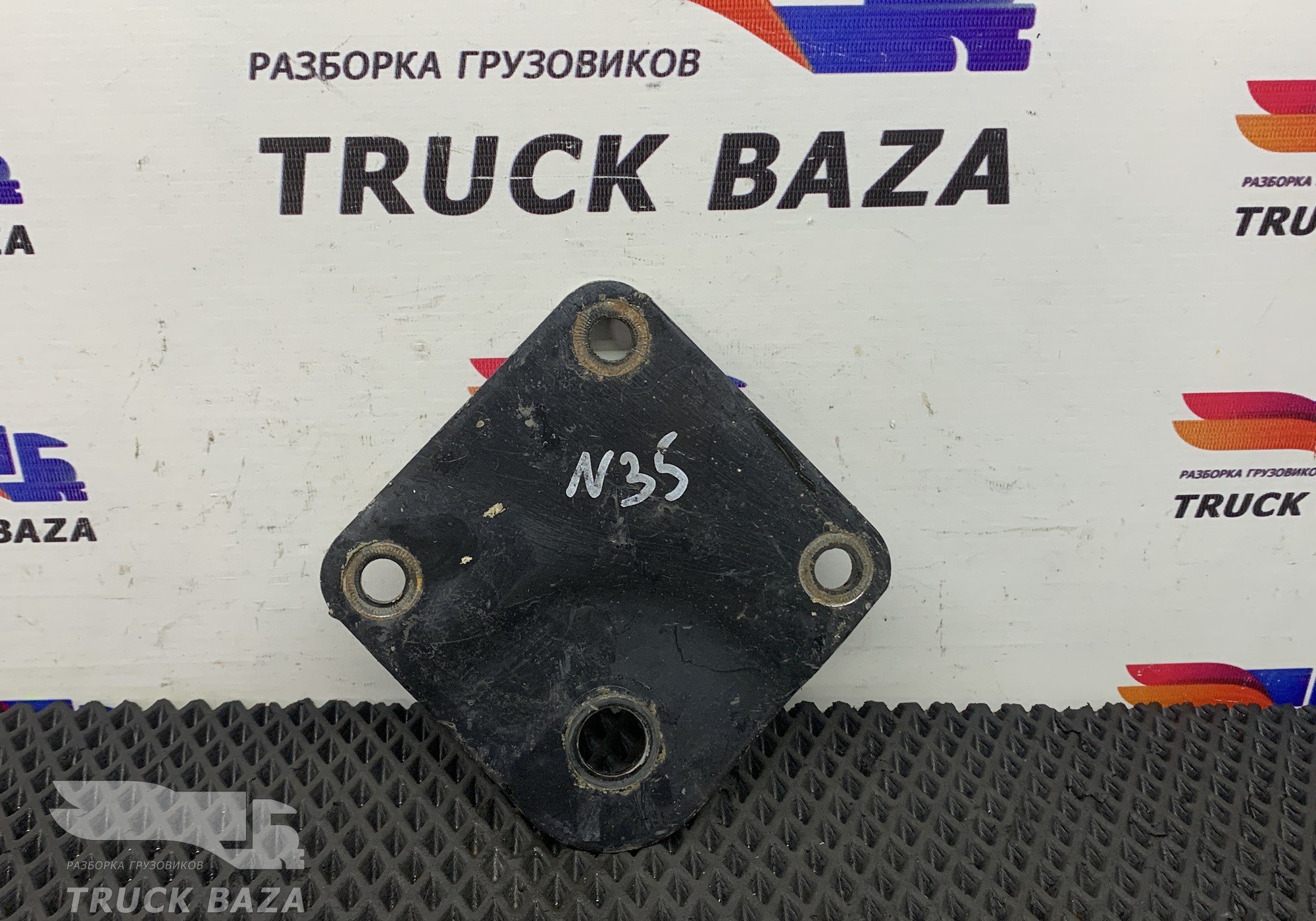 81417200118 Кронштейн передней рессоры левый для Man TGA