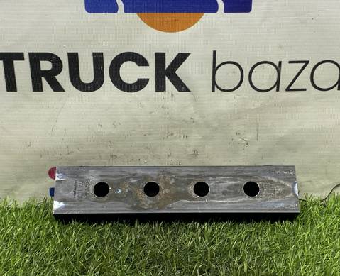 1748037 Проставка топливного бака для Scania