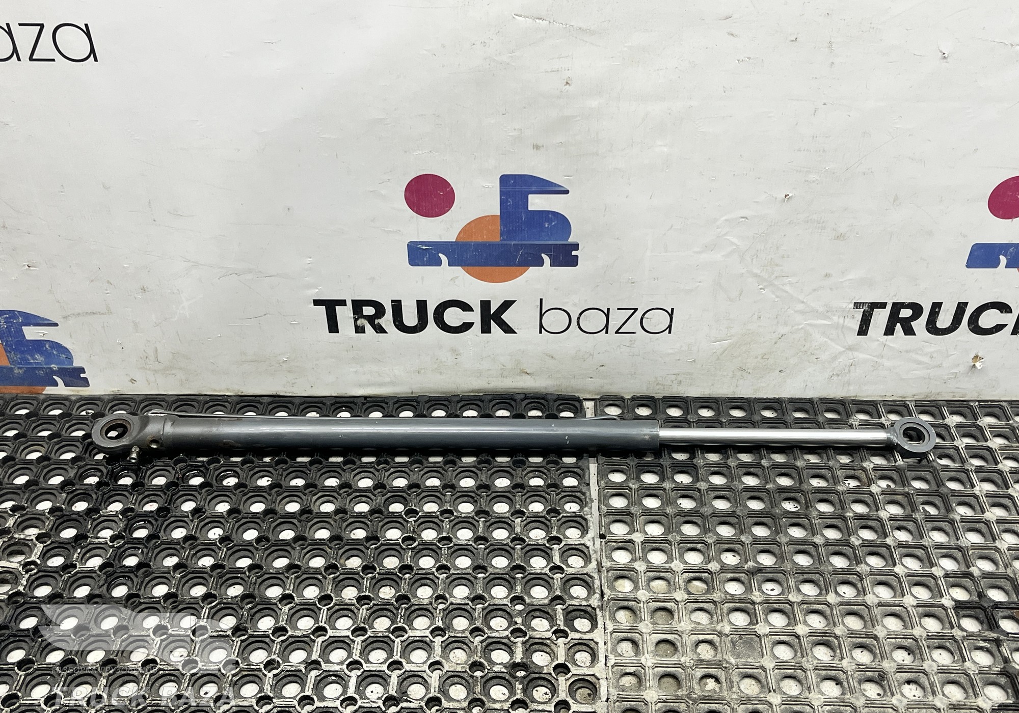 1207524 Цилиндр подъёма кабины