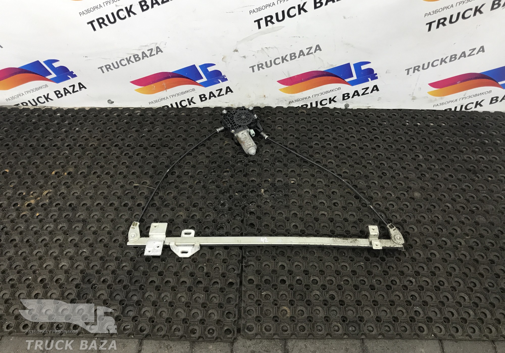 1374568 Стеклоподъемник левый для Daf