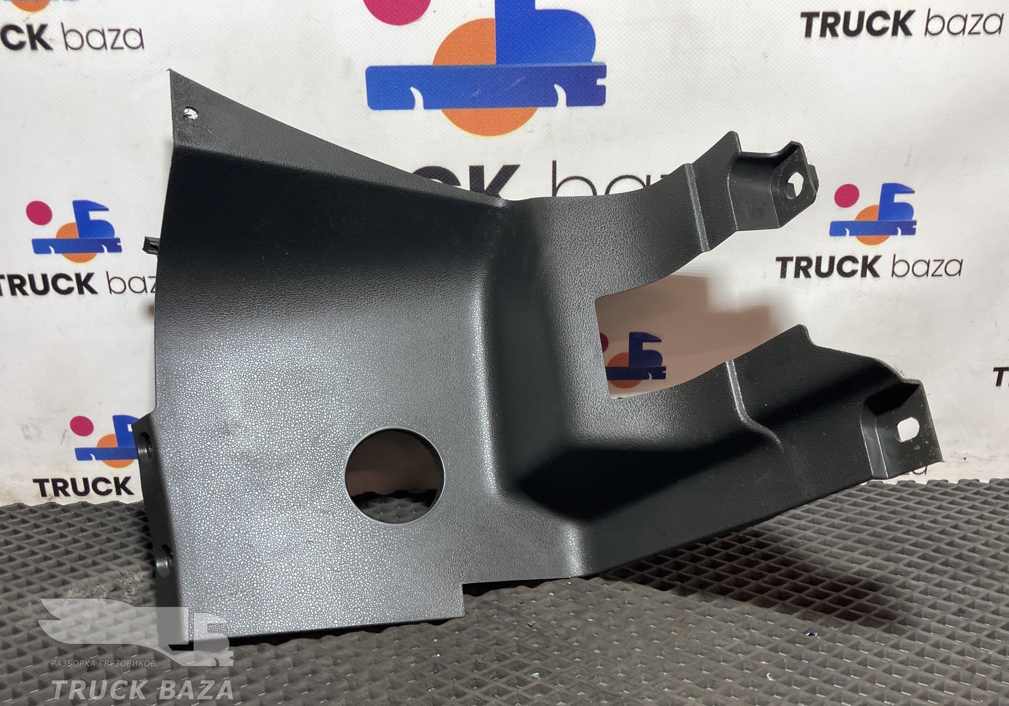 82390849 Накладка на торпедо для Volvo FH 4 (с 2012)