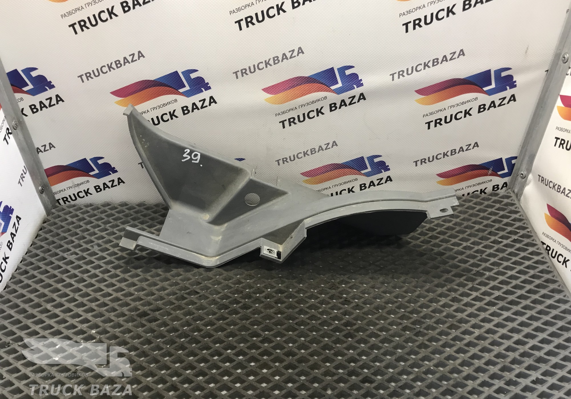 504092532 Накладка кузова внутренняя для Iveco Stralis I (с 2002)