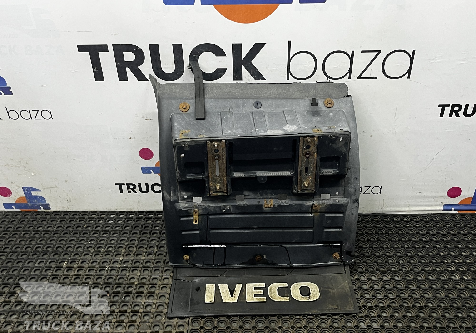 41288785 Крыло заднее правое задняя часть для Iveco Stralis II Hi-Way (с 2012)