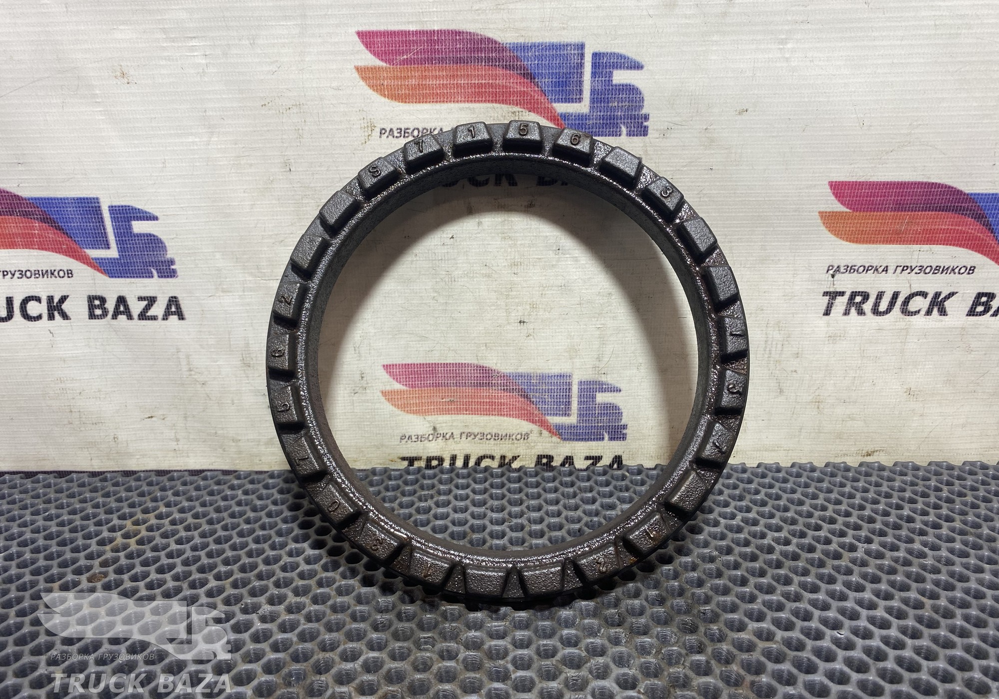 1307562 Гайка хвостовика редуктора R780 2,92 для Scania 4-series R (с 1995 по 2007)