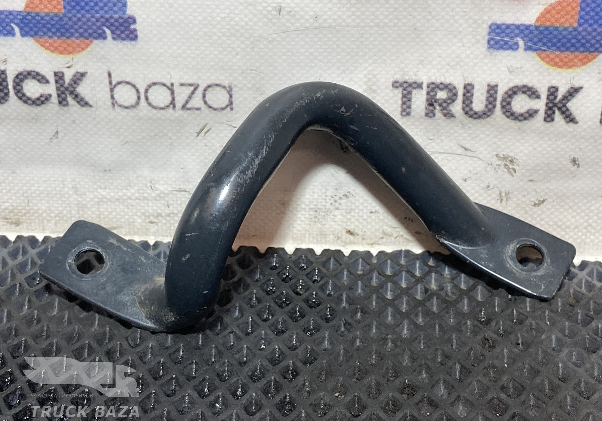 81621580037 Кронштейн спальника нижний левый