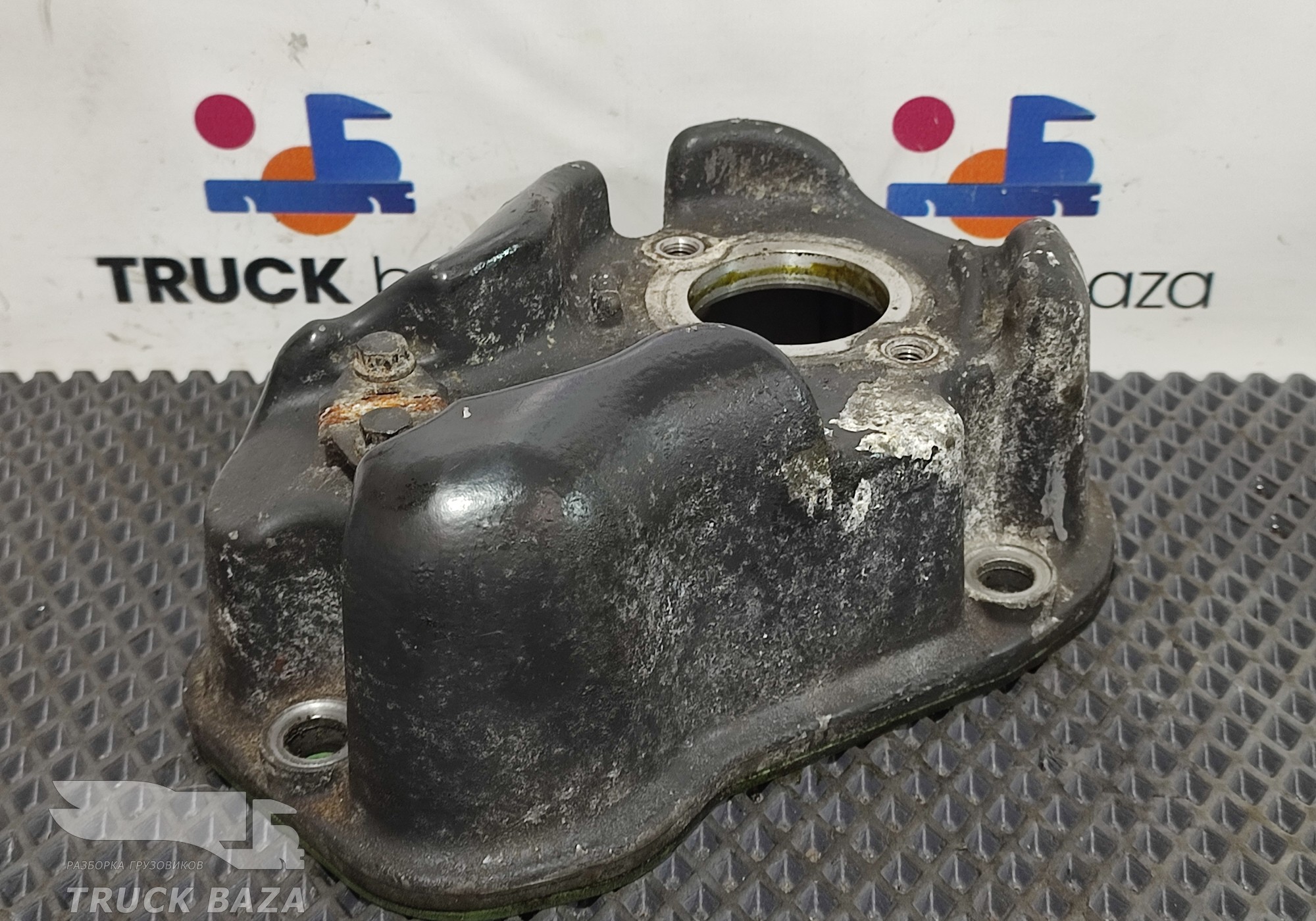 2108168 Крышка ГБЦ клапанная