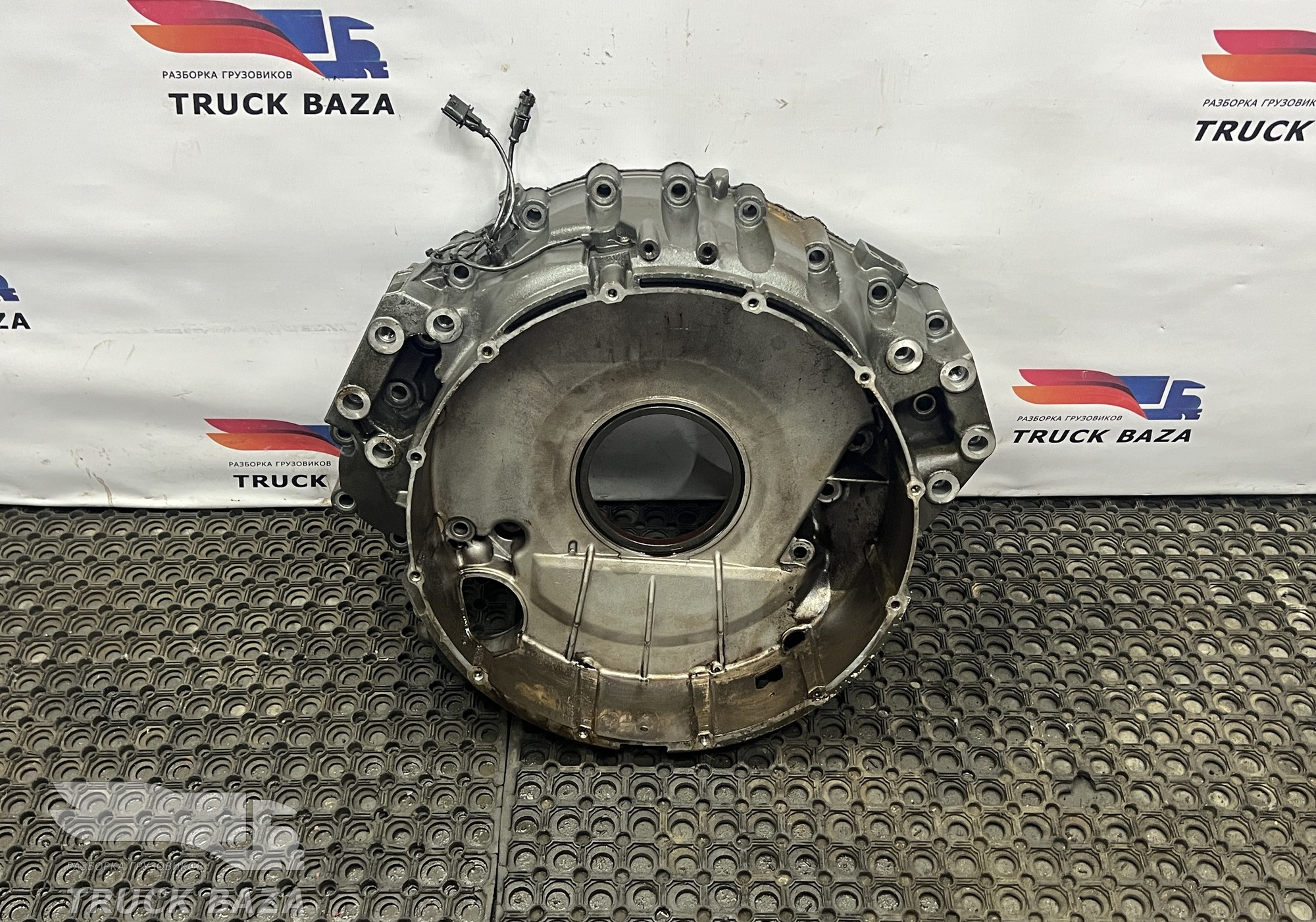 1695375 Кожух маховика задняя часть для Daf XF105 (с 2005)