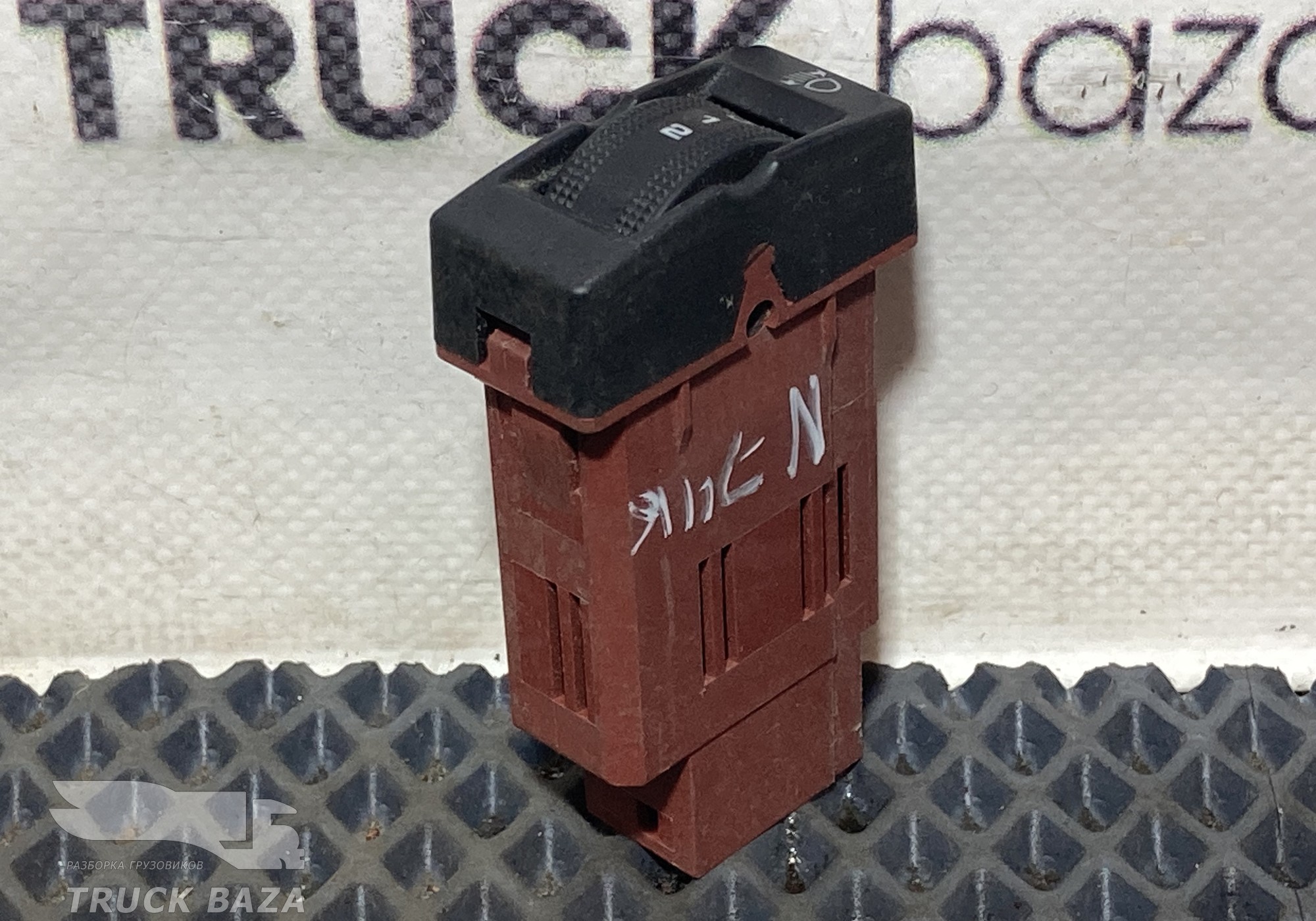 81259070333 Кнопка корректора фар для Man TGL II (с 2008)