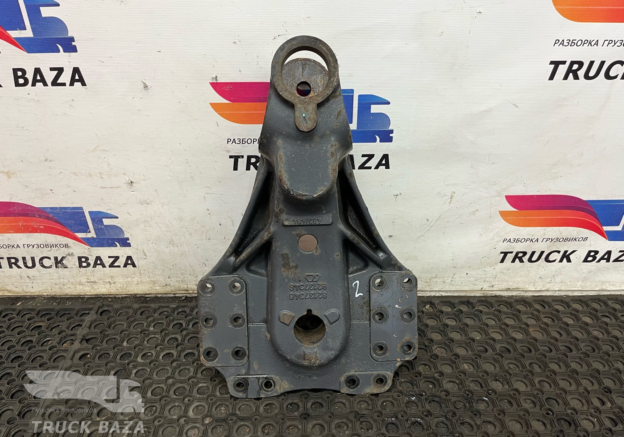 21682249 Кронштейн полурессоры задней для Volvo