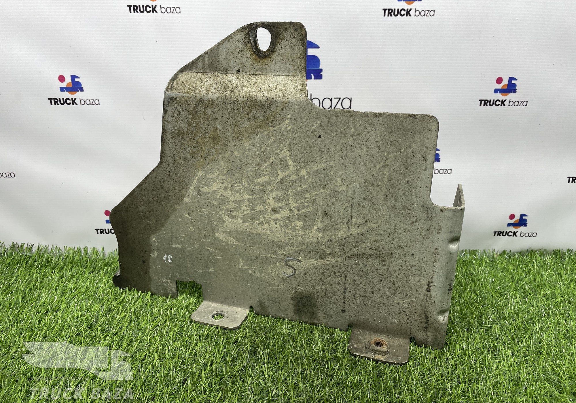 2275702 Экран тепловой глушителя