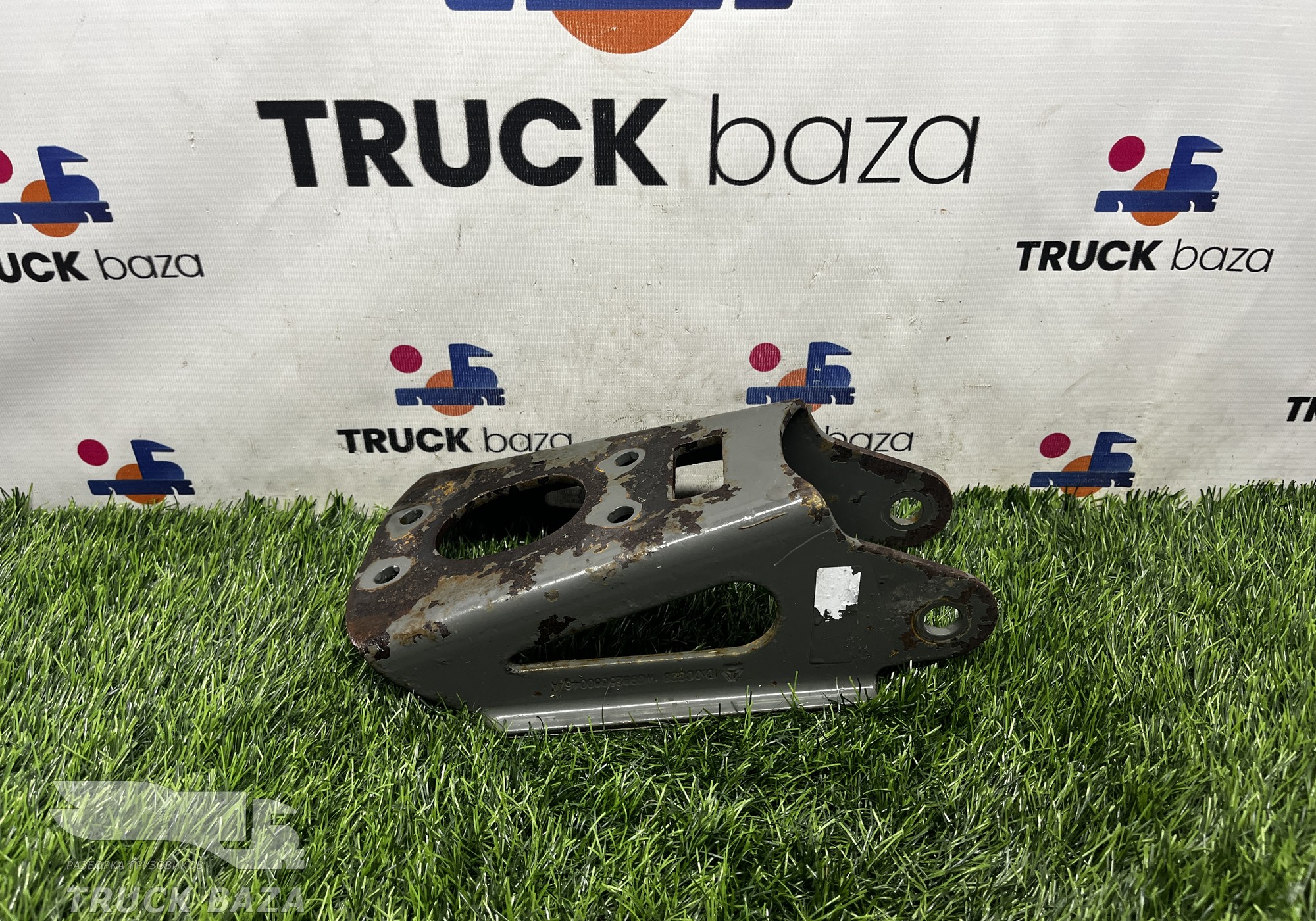 WG9925680046 Кронштейн амортизатора передний верхний для Sinotruk Sitrak C7H