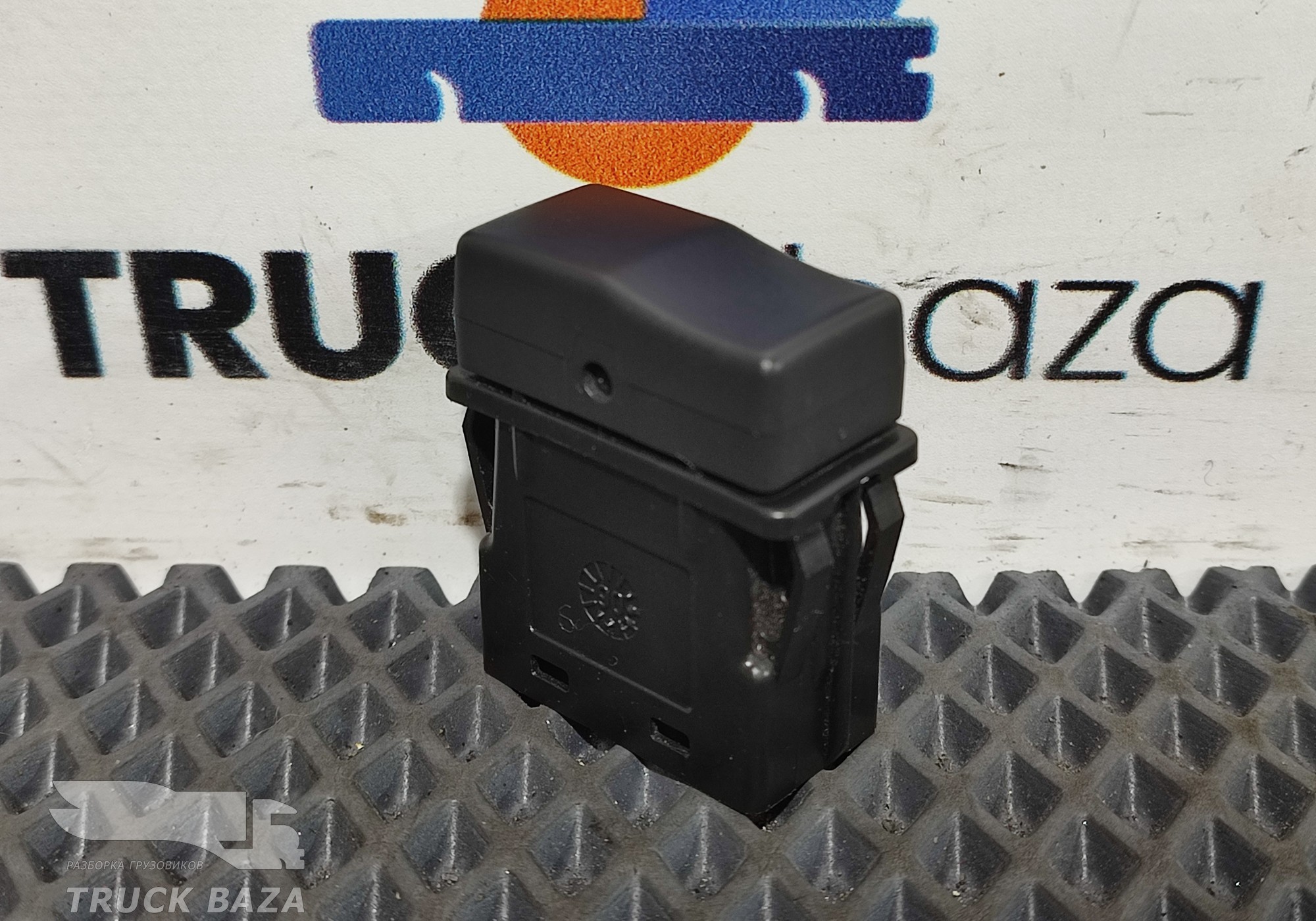 628703 Заглушка кнопки для Renault Premium II (с 2005 по 2013)