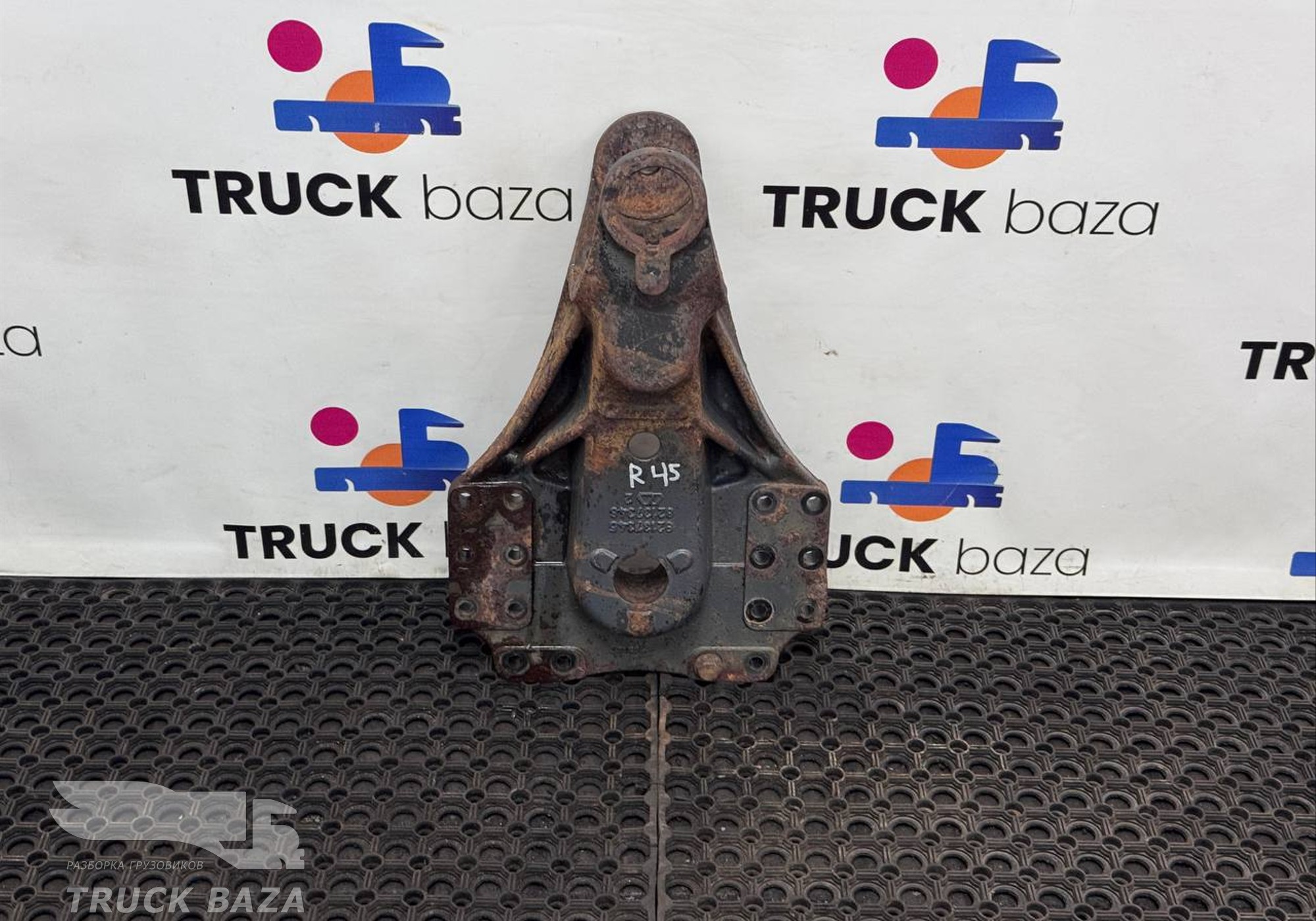 82137345 Кронштейн полурессоры задней для Renault T