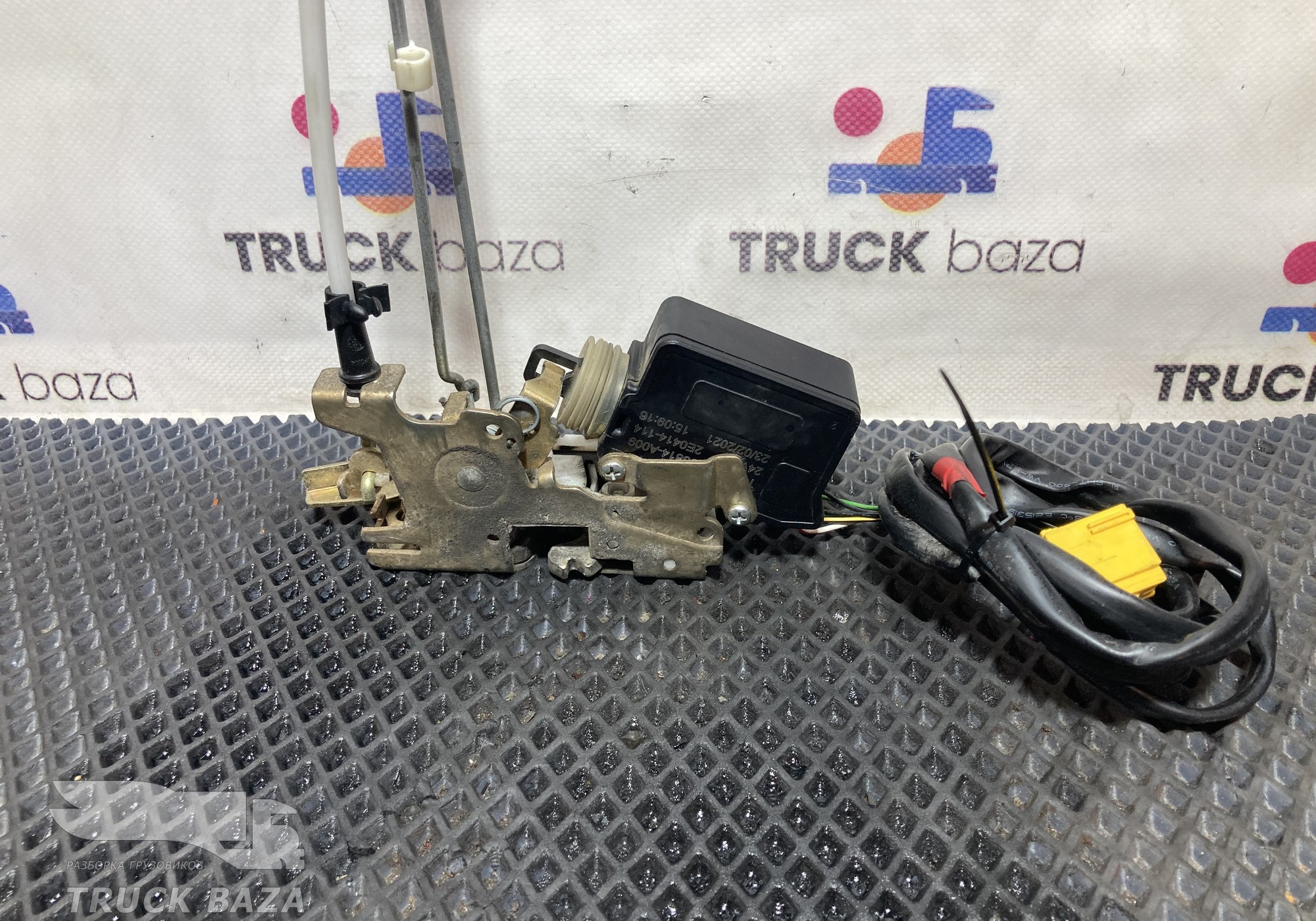 9737200535 Замок двери передней левой