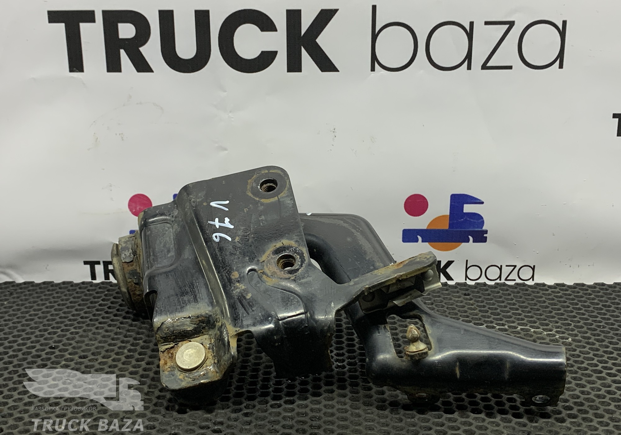 20545095 Петля подножки обслуживания правая для Volvo FH 3 (с 2008 по 2012)
