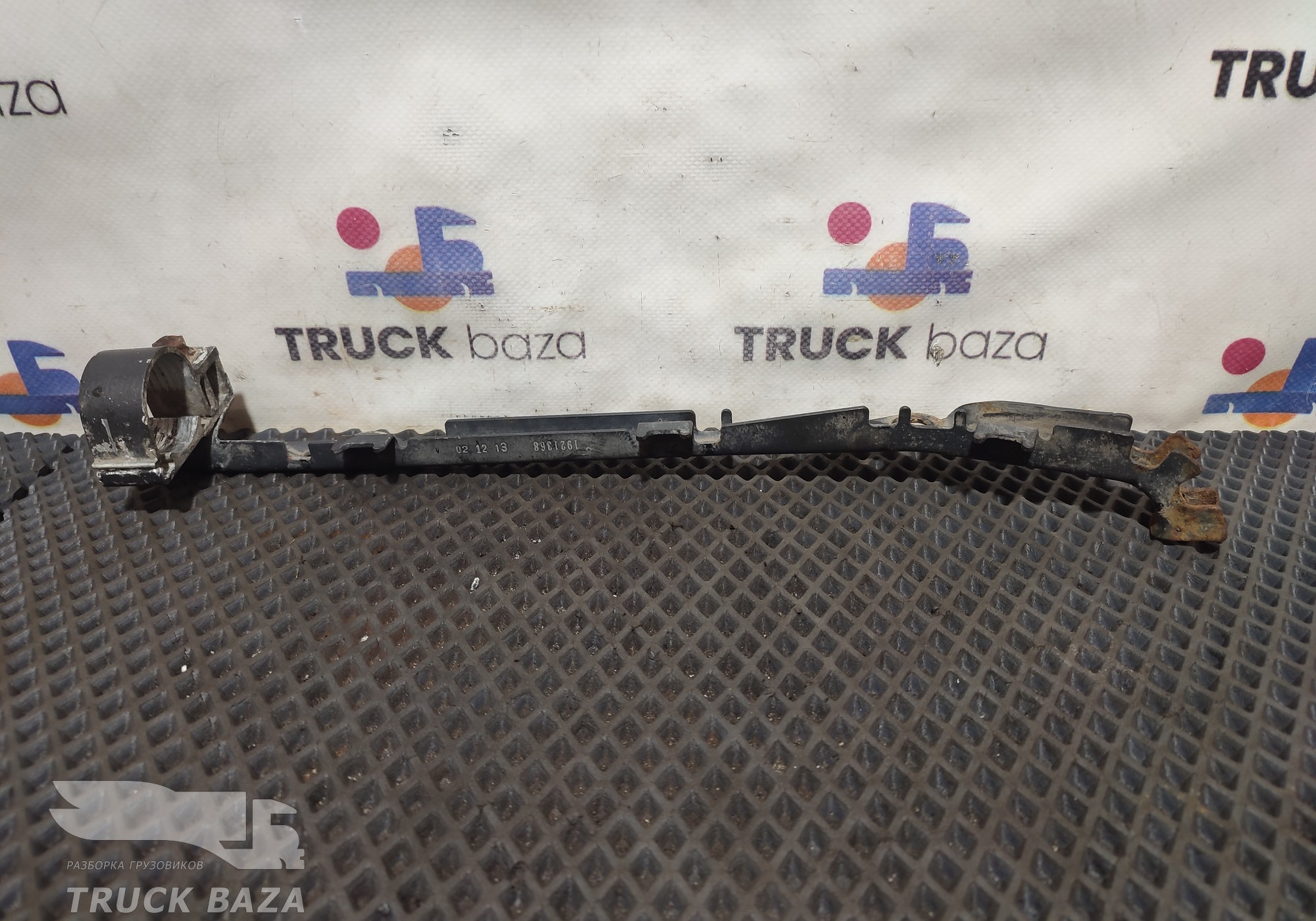 1921368 Кронштейн проводки двигателя