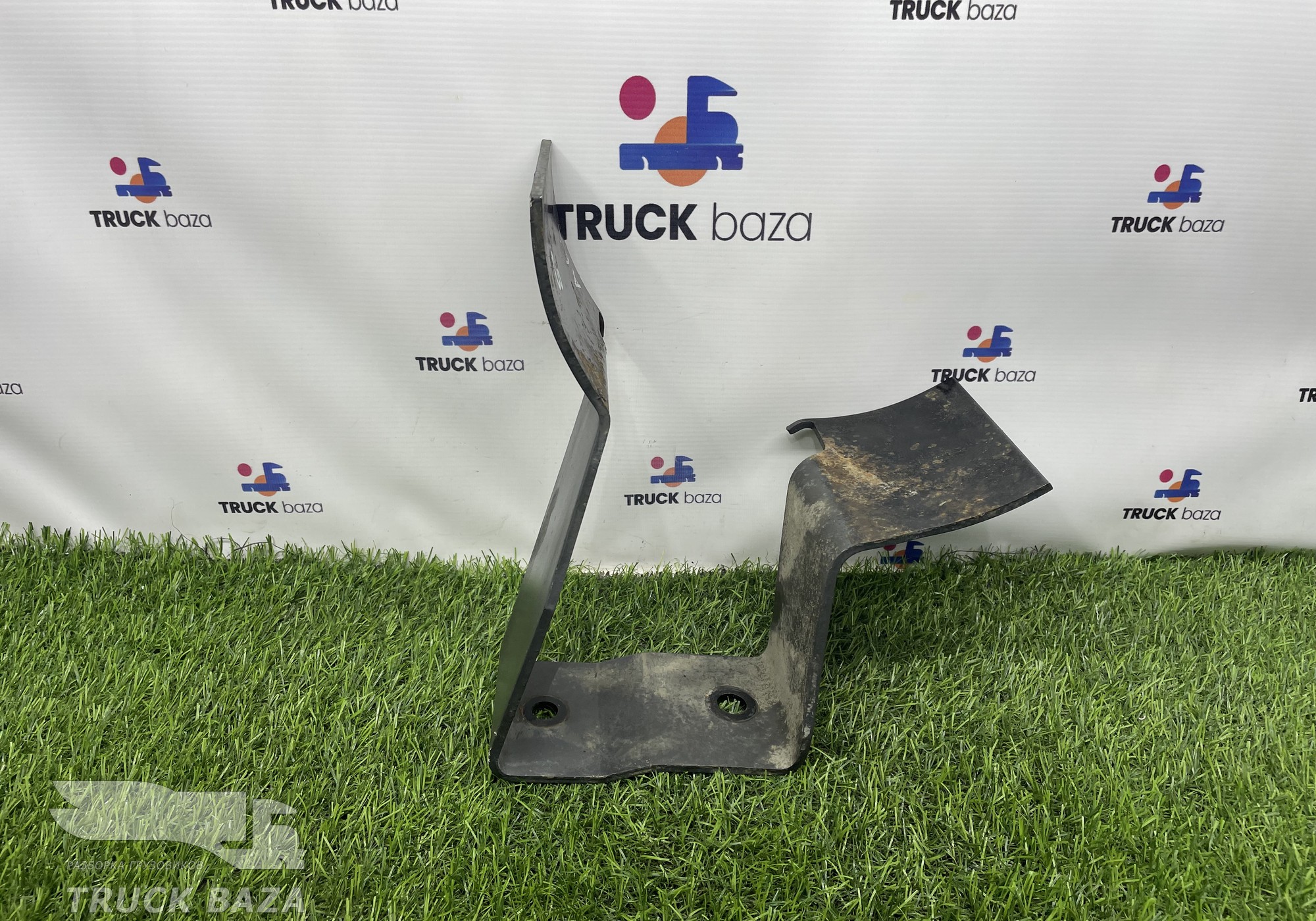 A9304321240 Кронштейн ресивера для Mercedes-Benz Actros MP3 (с 2008)