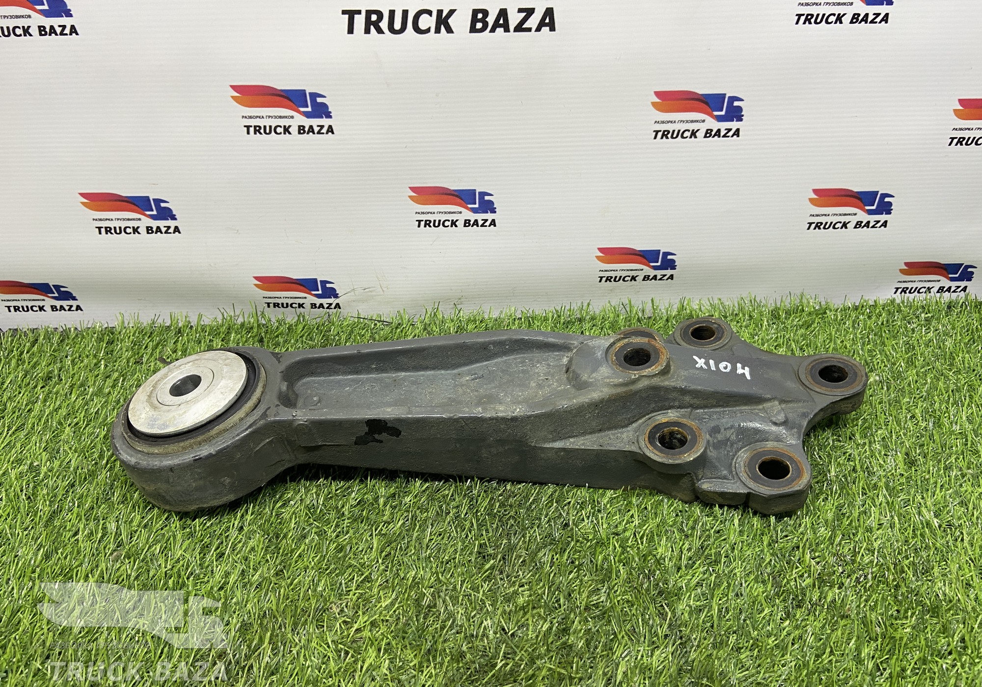 1304846 Кронштейн торсиона кабины правый для Daf XF105 (с 2005)