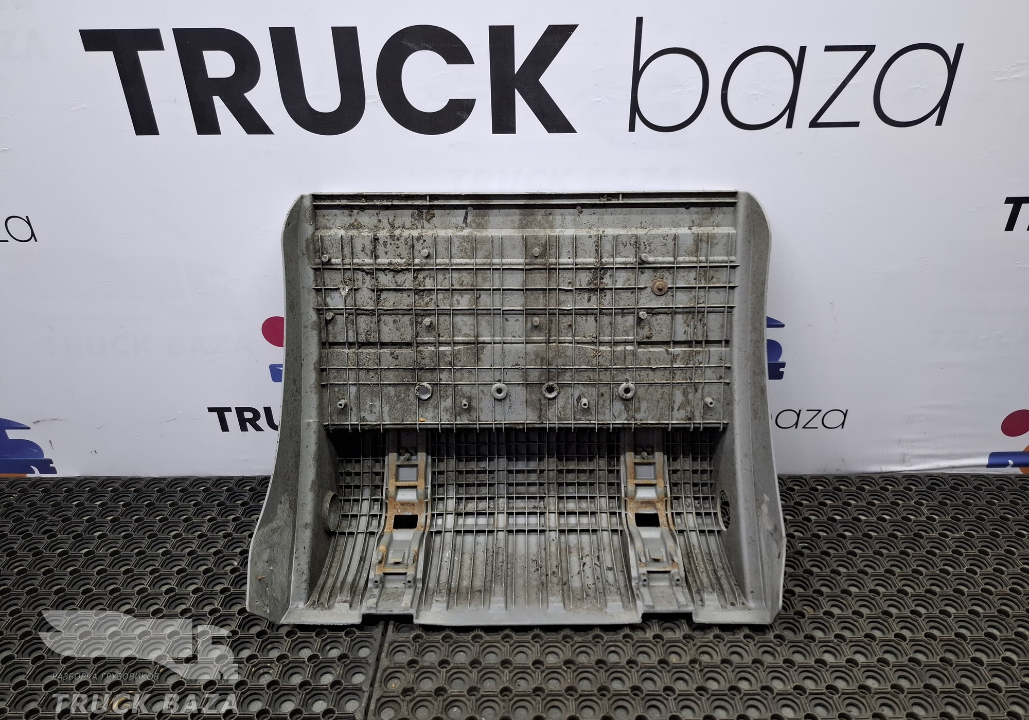 A9305200020 Крыло заднее задняя часть для Mercedes-Benz Axor I (с 2001 по 2004)