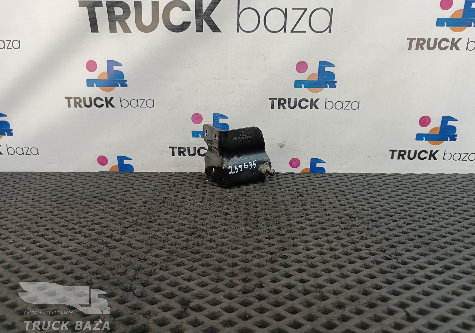 5301630C6200 Кронштейн амортизатора капота верхний правый для DongFeng GX DFH4180