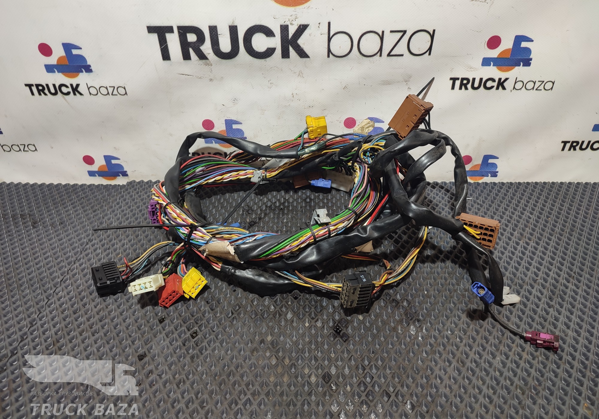 1432819 Проводка кабины