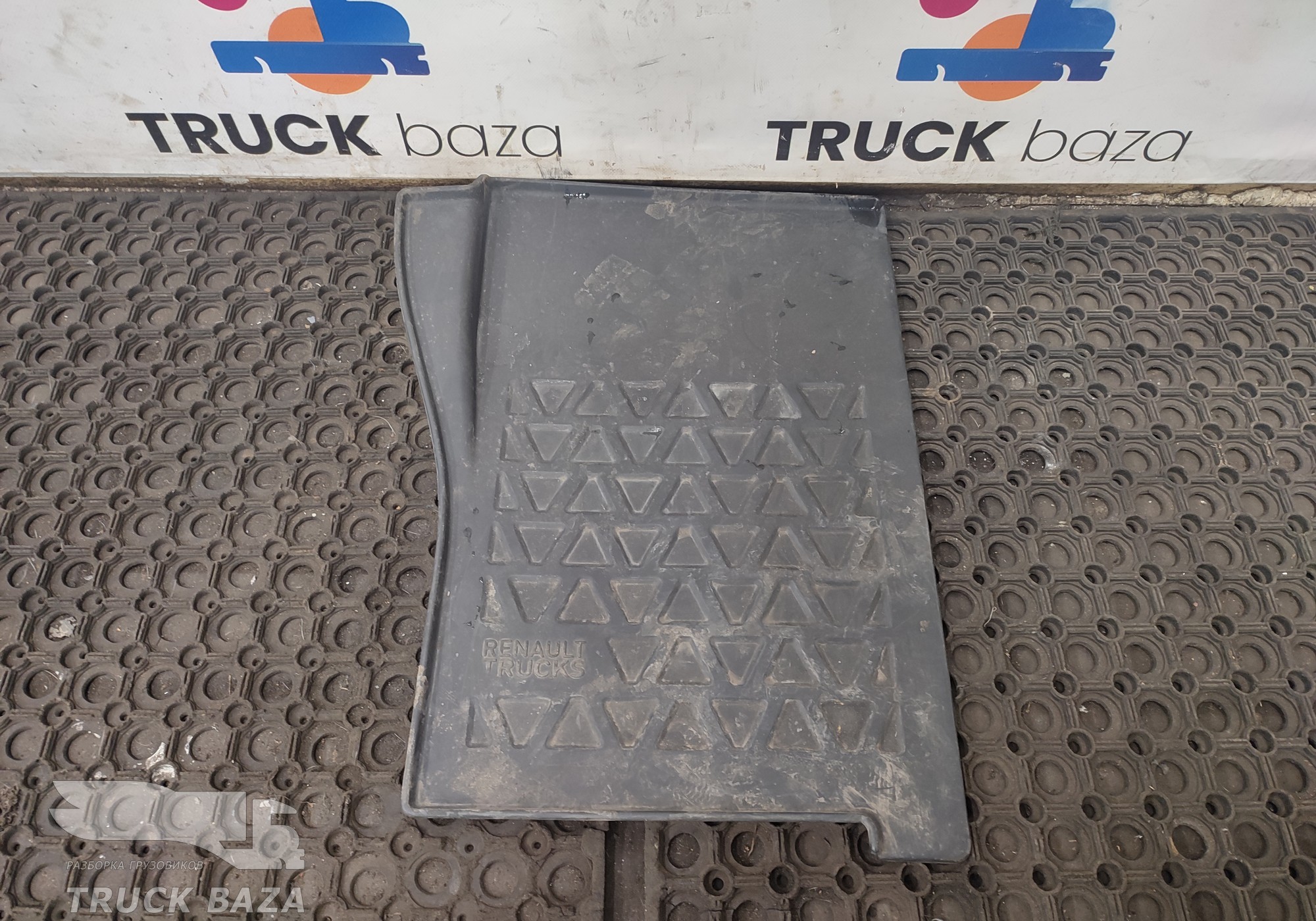 7482303772 Коврик салона правый для Renault T (с 2013)