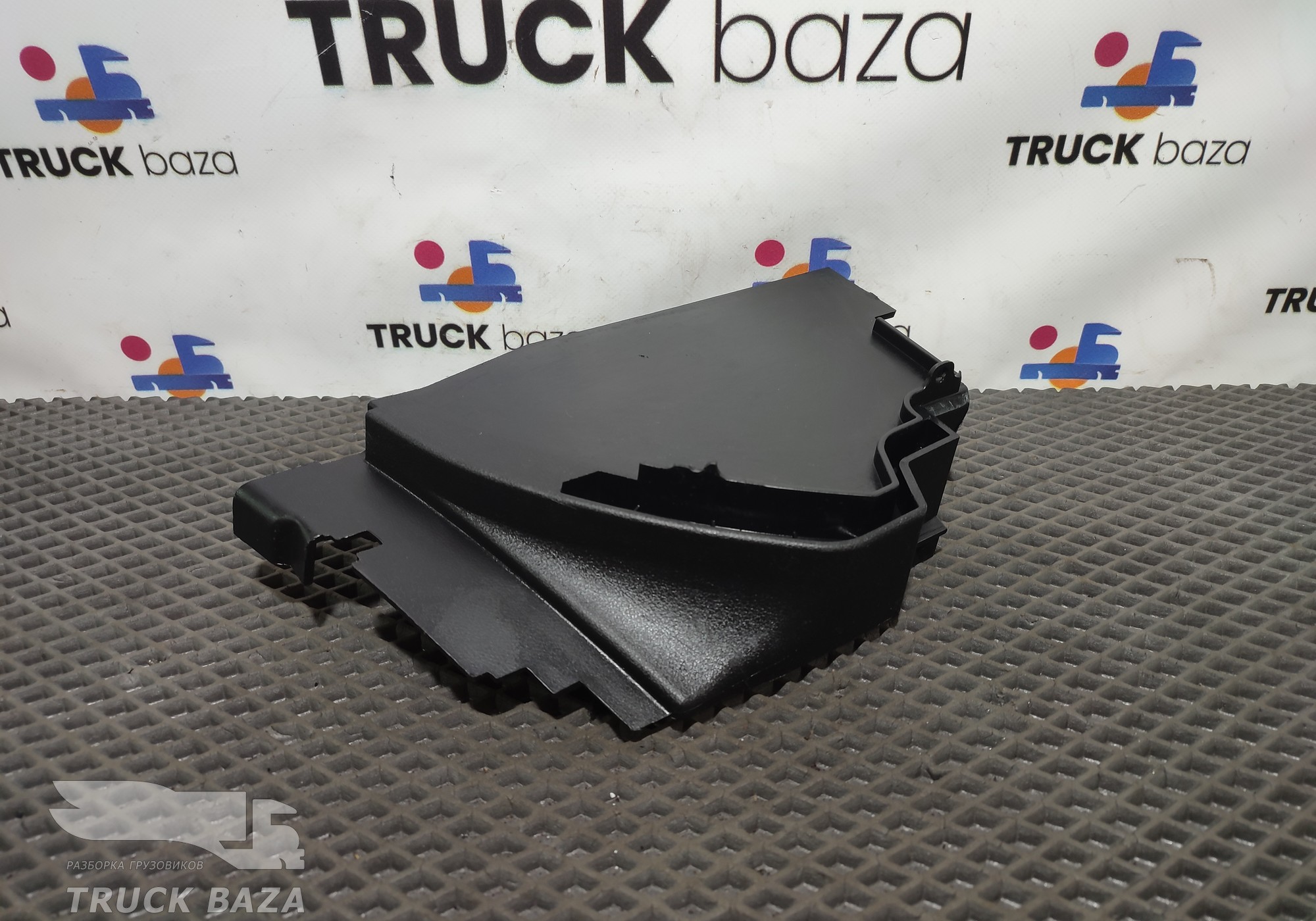 811W639030323 Накладка верхней консоли левая для Sinotruk Sitrak C7H