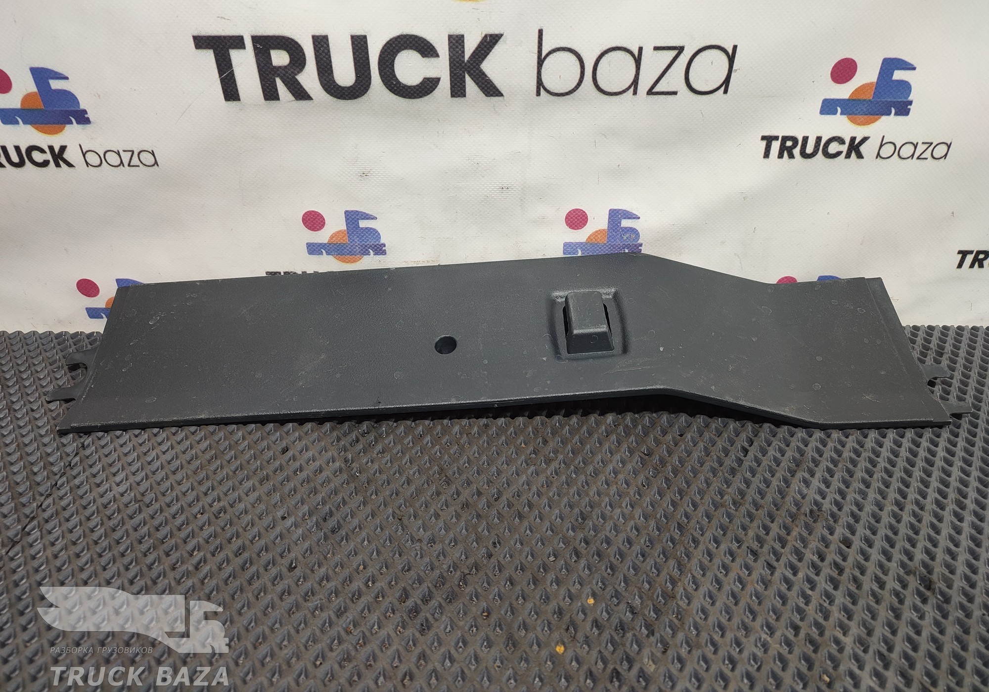81629300189 Накладка внутренняя левая для Man TGS II (с 2012)