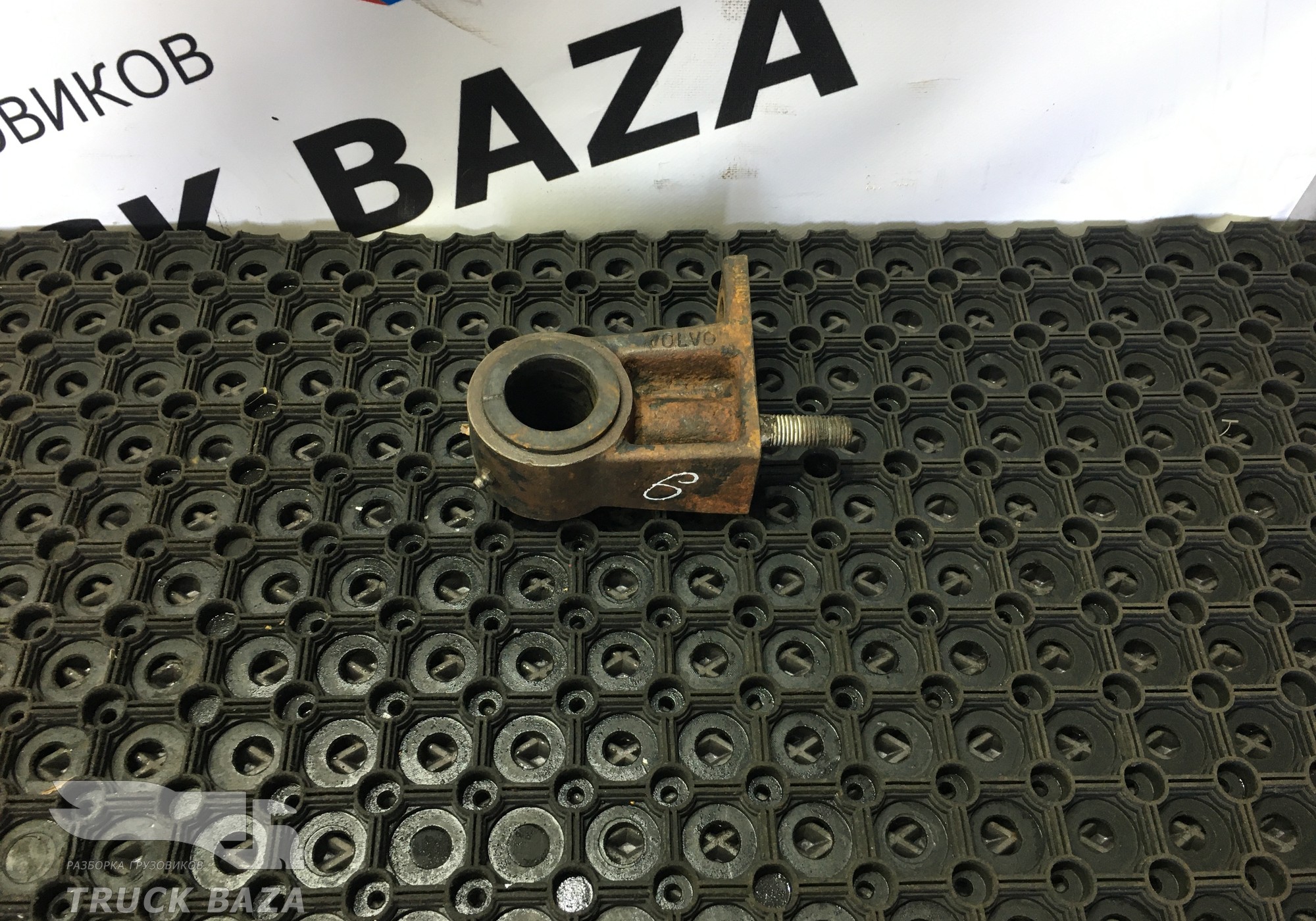 1611039 Кронштейн крепления торсиона