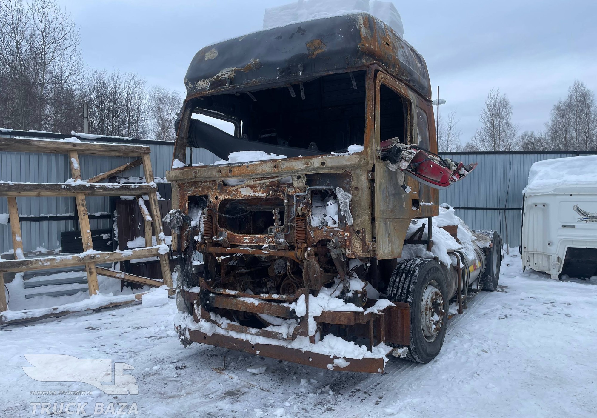 КАМАЗ 5490 в разборе