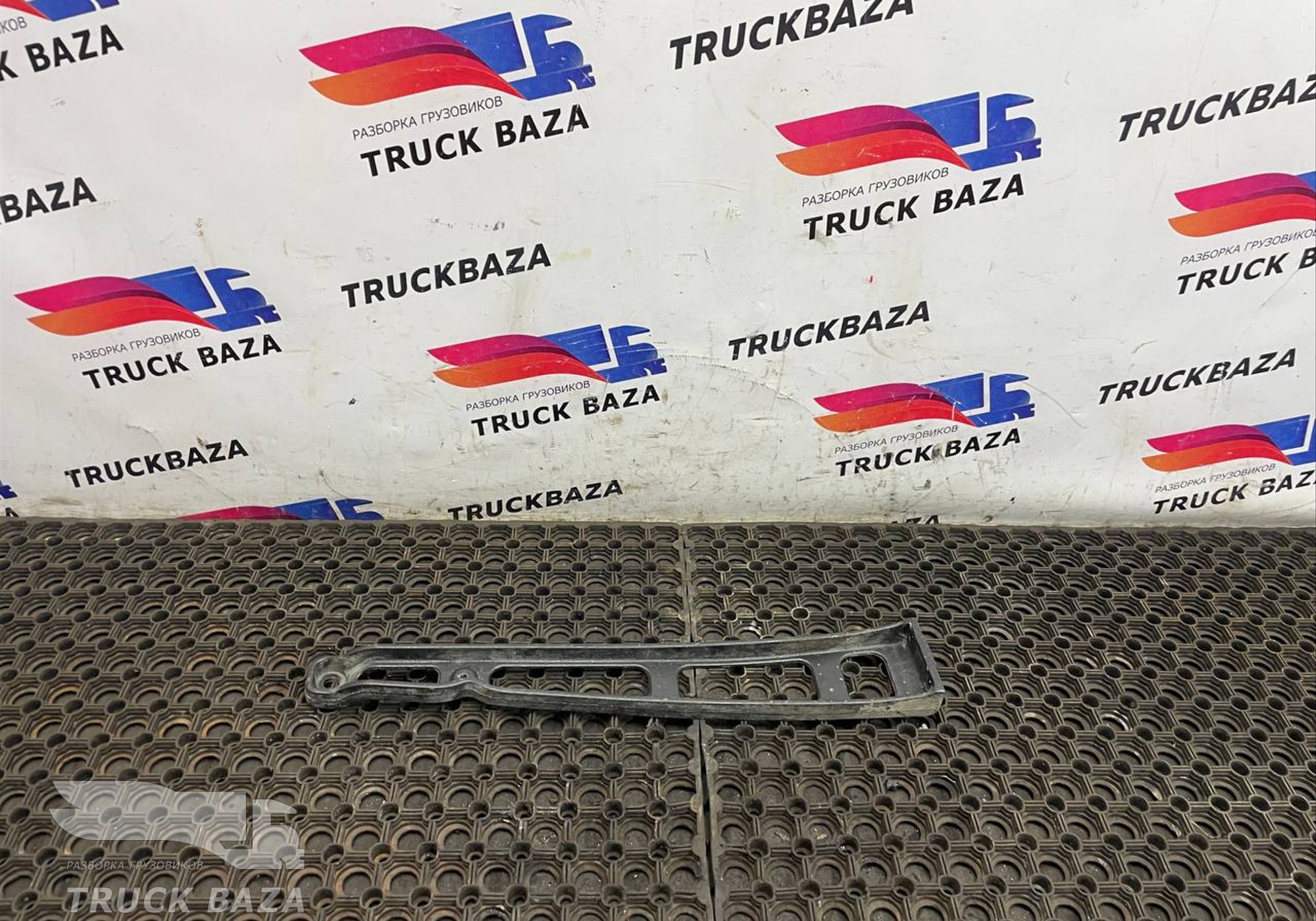 GC465E100M Кронштейн глушителя для Ford F-MAX (с 2018)