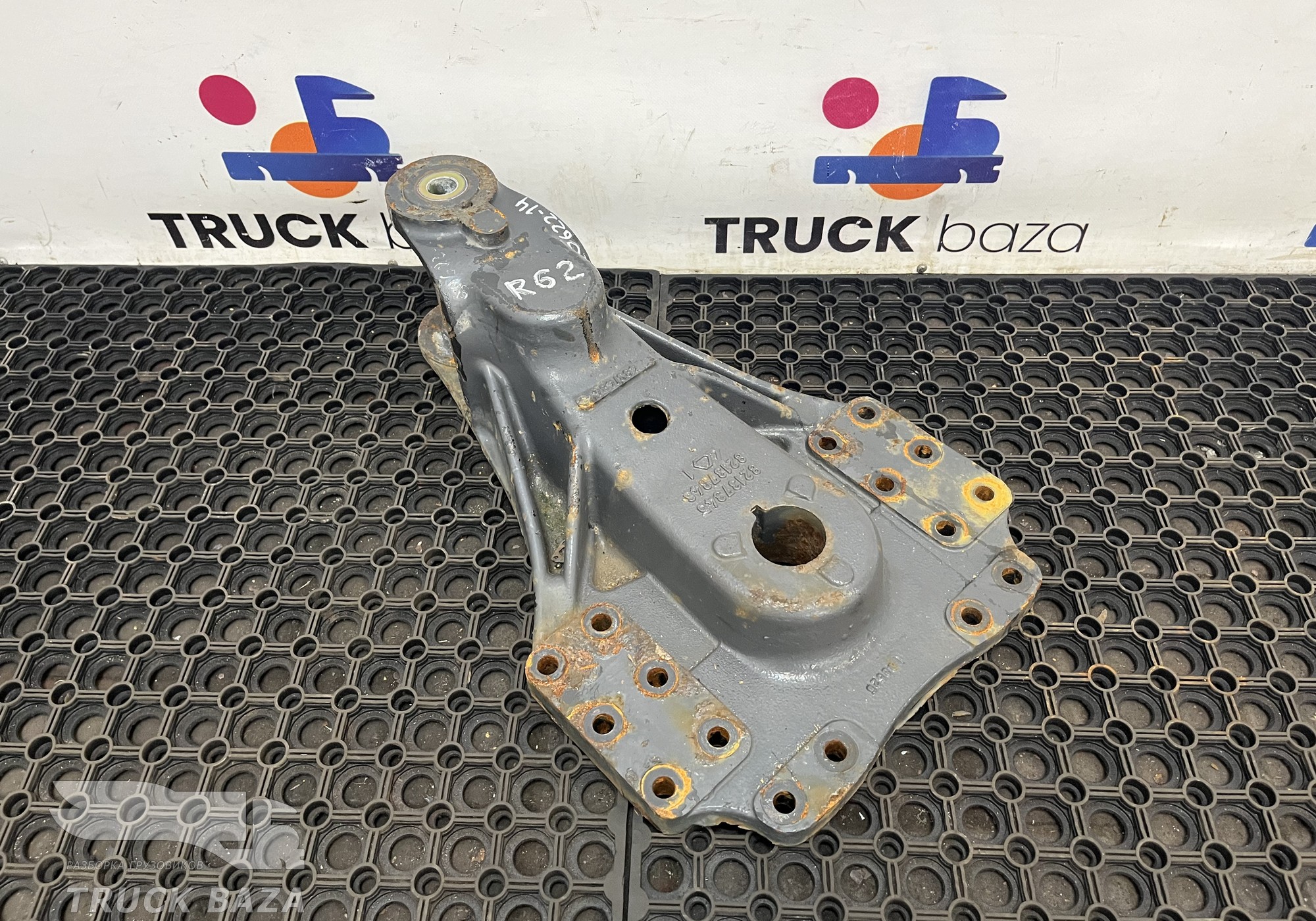 21682249 Кронштейн полурессоры задней для Renault Premium
