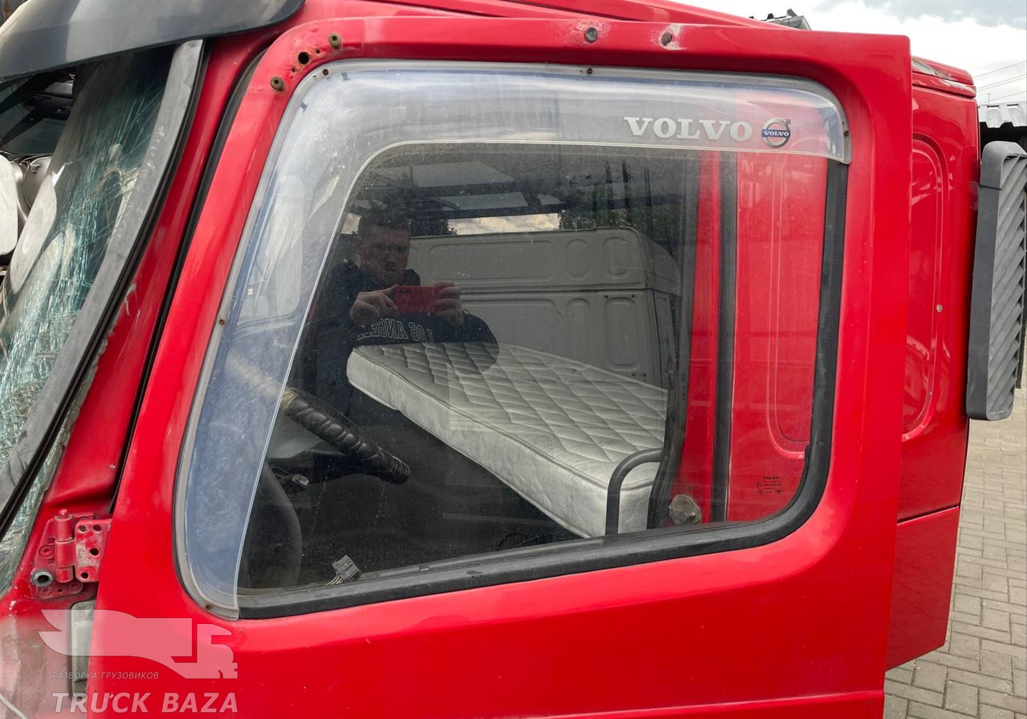 20768970 Стекло двери левой для Volvo FM II (с 2002)
