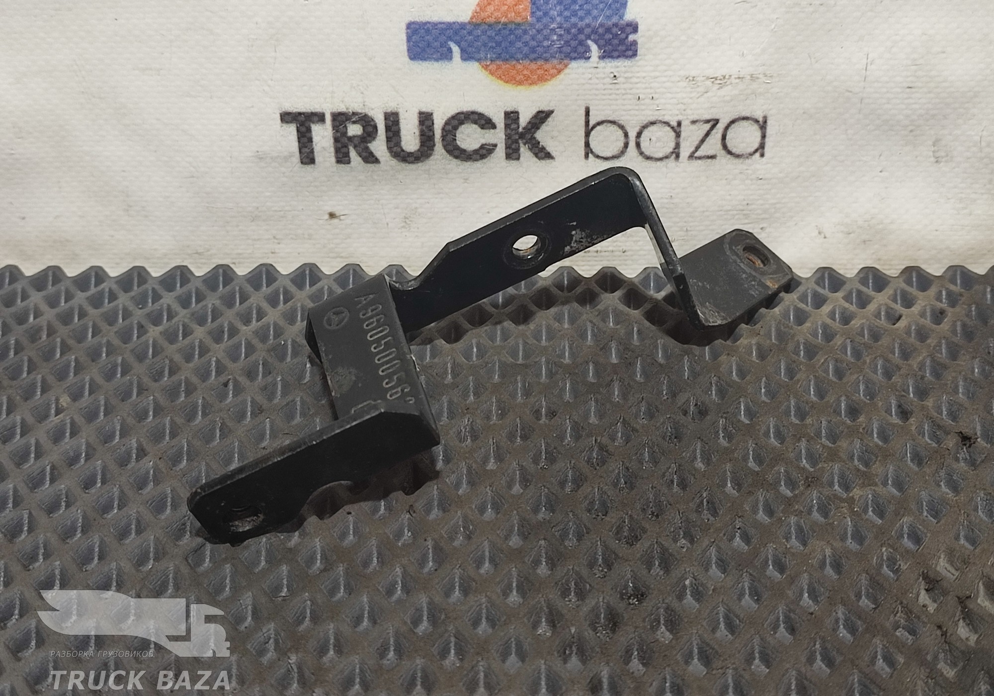 9605005637 Кронштейн маслозаливной горловины для Mercedes-Benz Actros New Actros MP4 (с 2011)