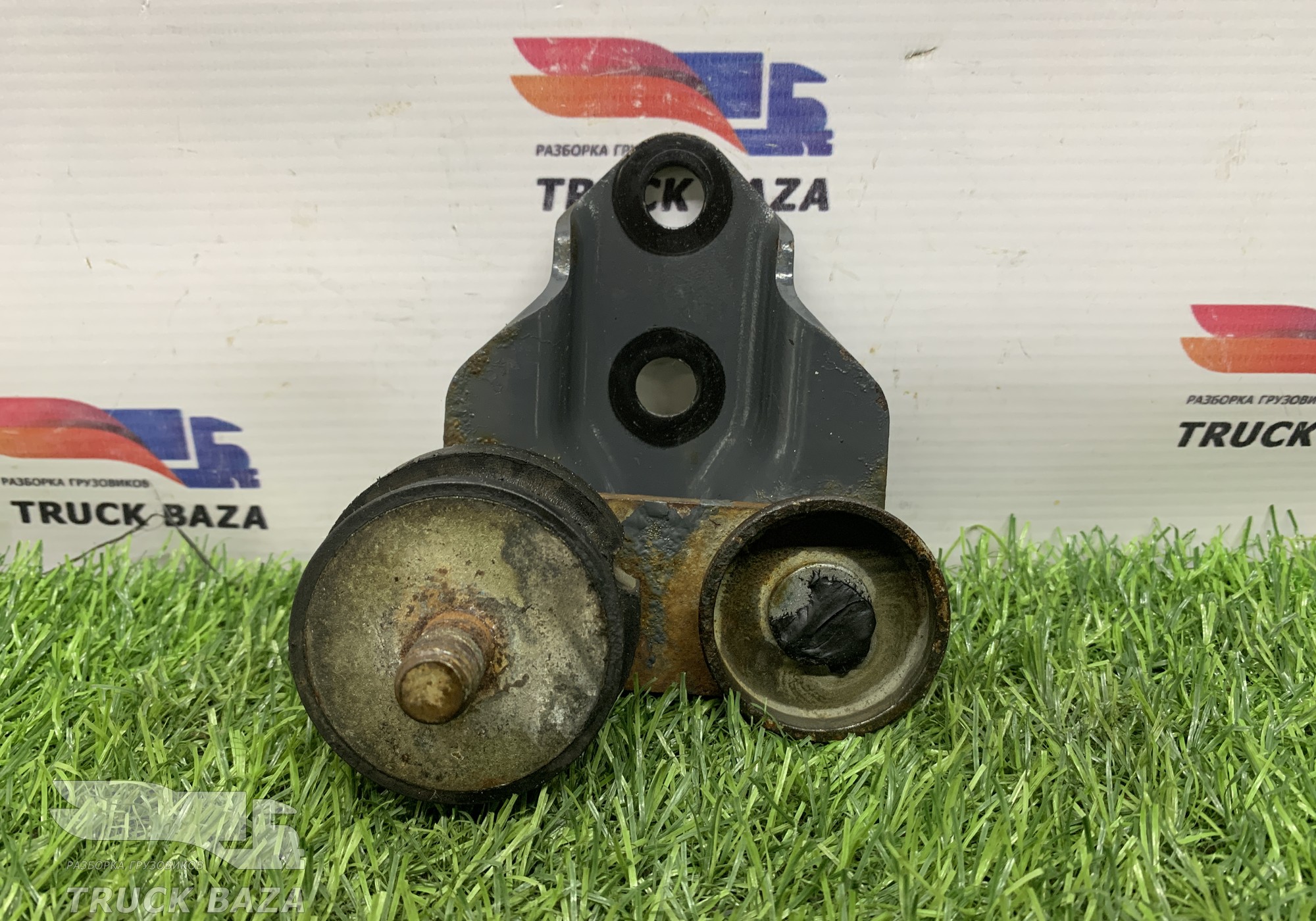 0385785 Кронштейн радиатора охлаждения