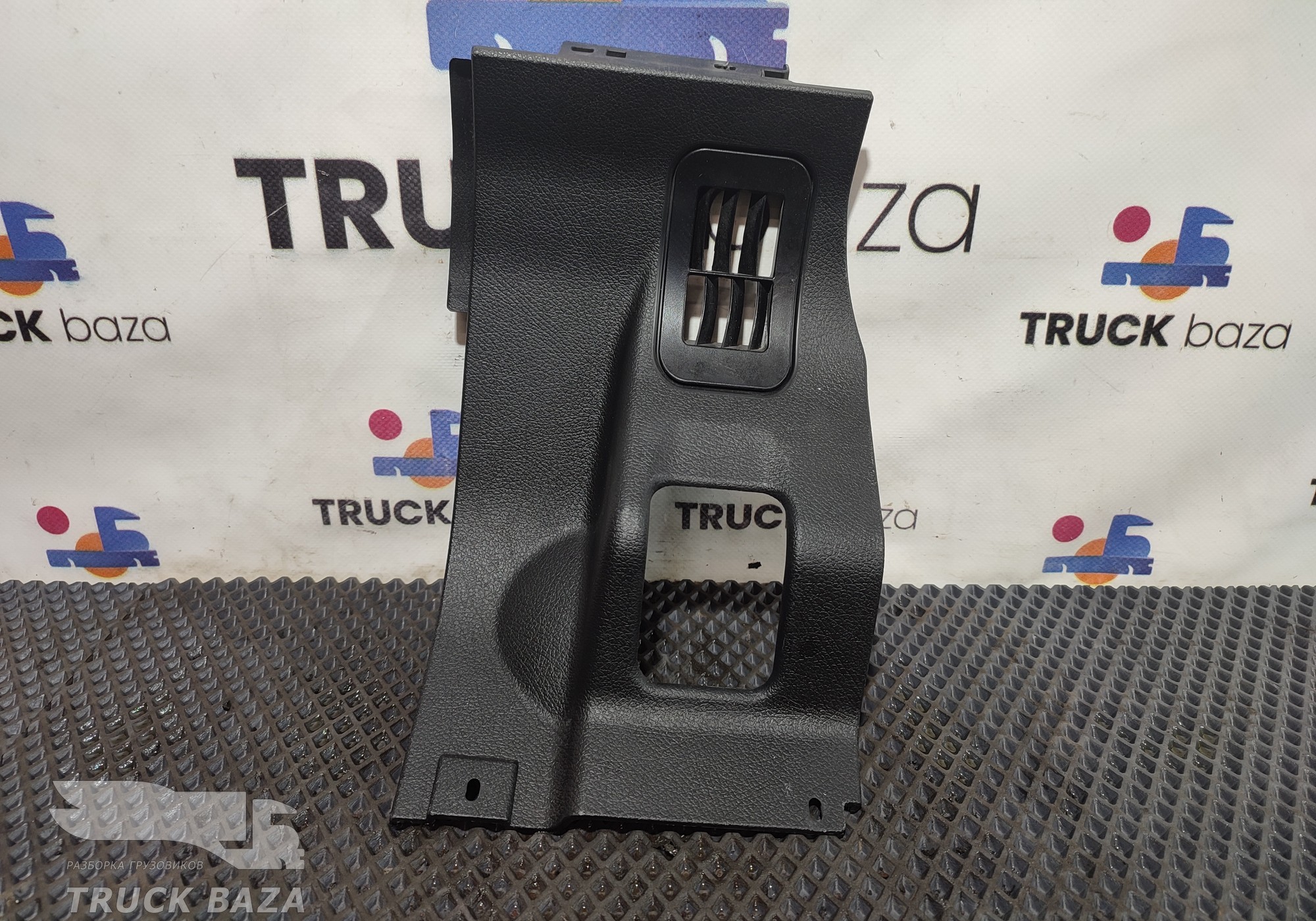 9606803306 Накладка торпедо для Mercedes-Benz Actros New Actros MP4 (с 2011)