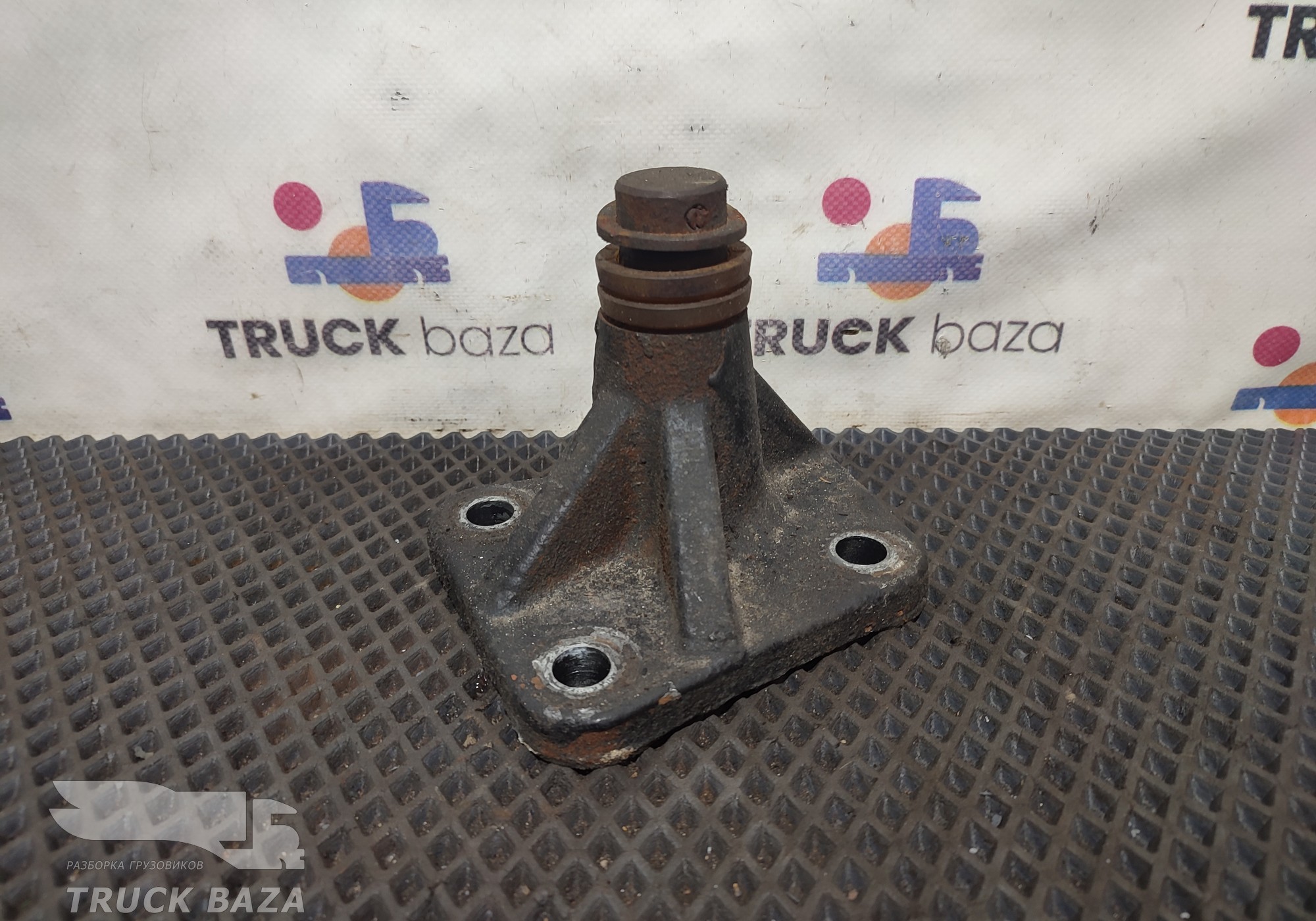 5490500311325 Кронштейн цилиндра подъема кабины