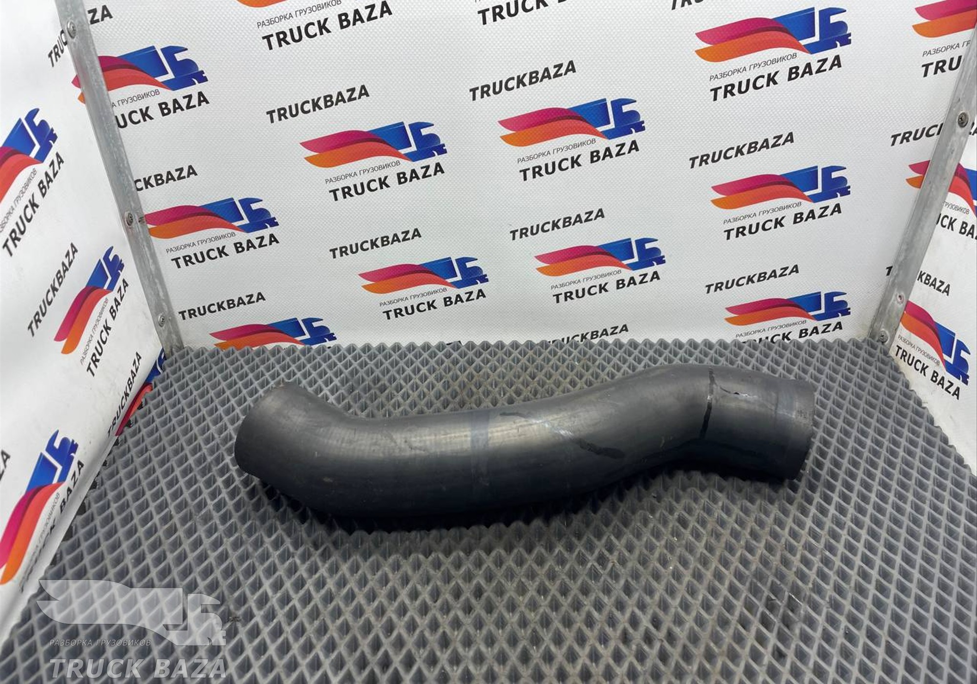 1810493 Патрубок радиатора для Daf XF106 (с 2012)