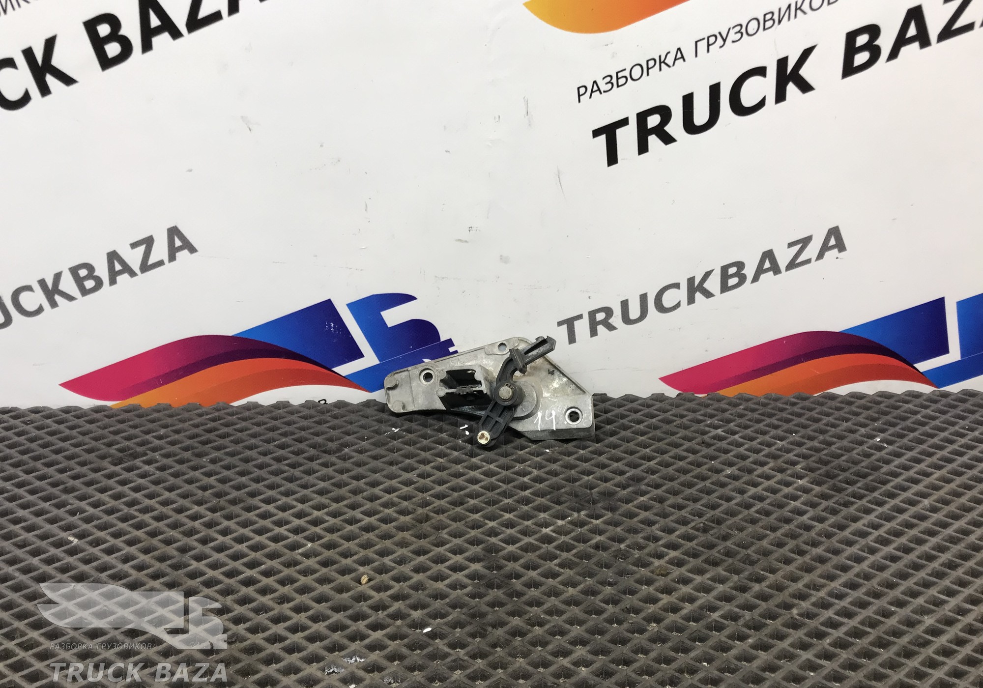 1679366 Ручка двери внутренняя правая для Daf XF95