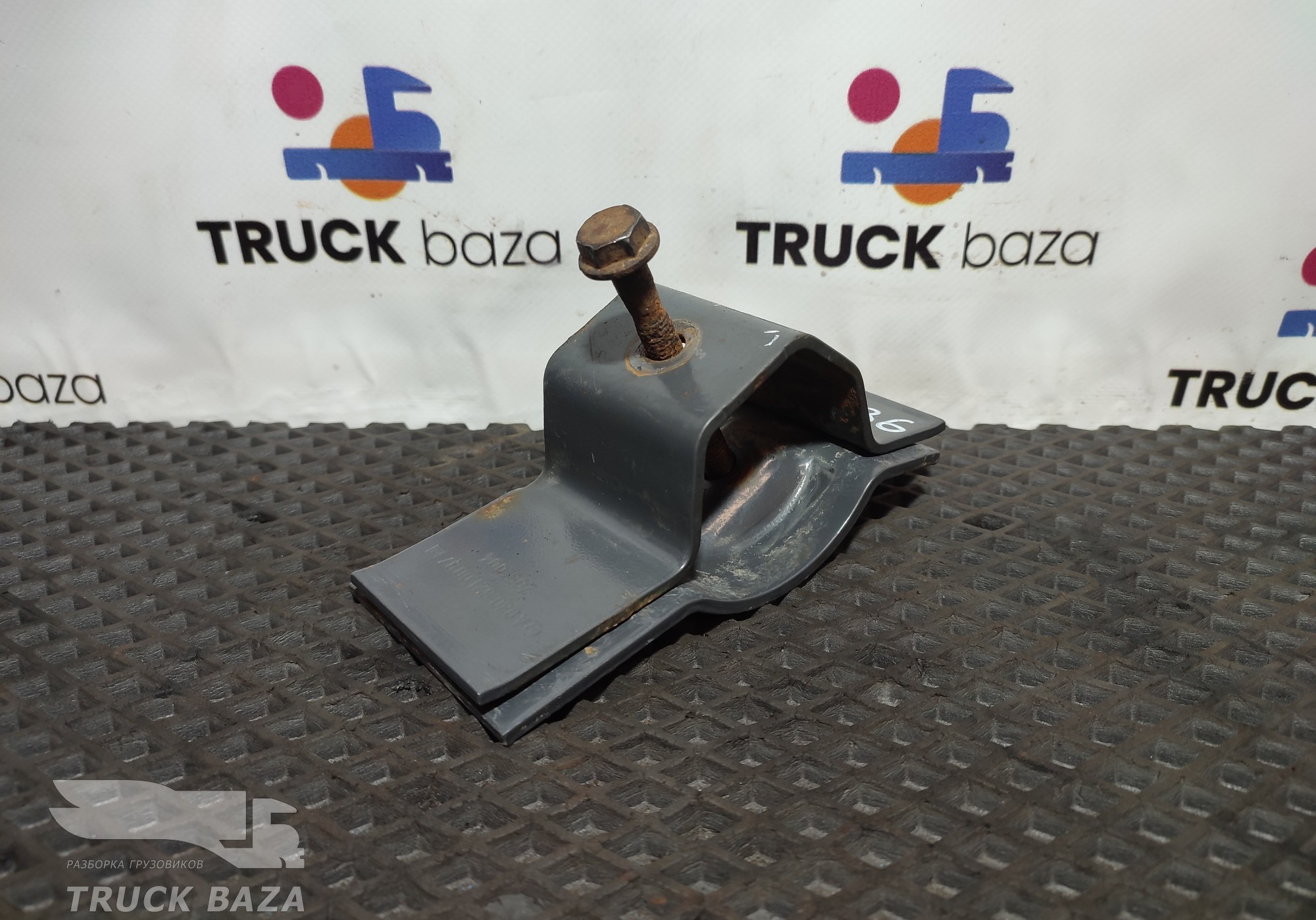 A9305210097 Кронштейн крыла заднего для Mercedes-Benz Axor I (с 2001 по 2004)
