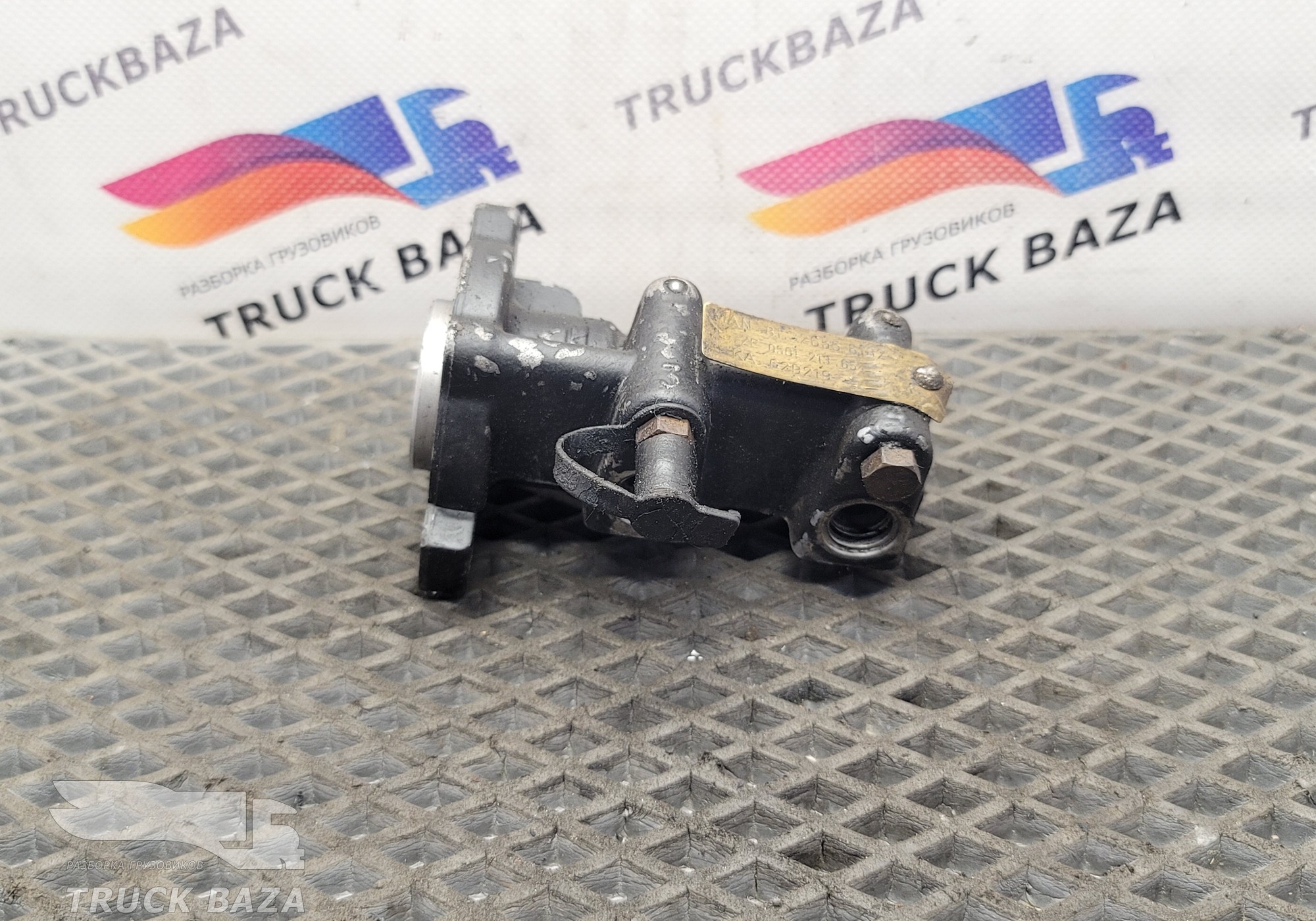 81326556182 Цилиндр кулисы КПП для Man F90