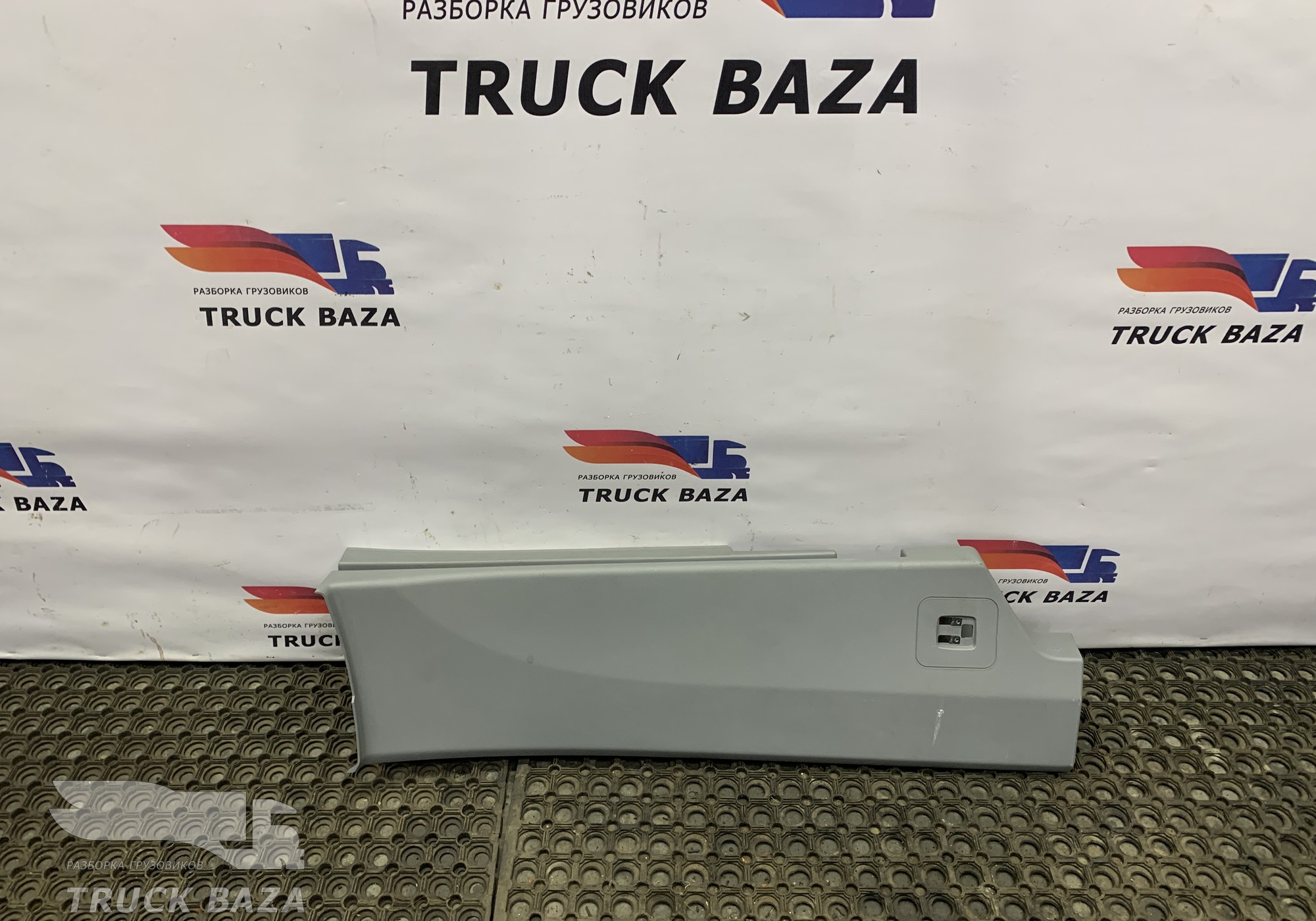 7482402162 Накладка салона боковая левая для Renault T (с 2013)