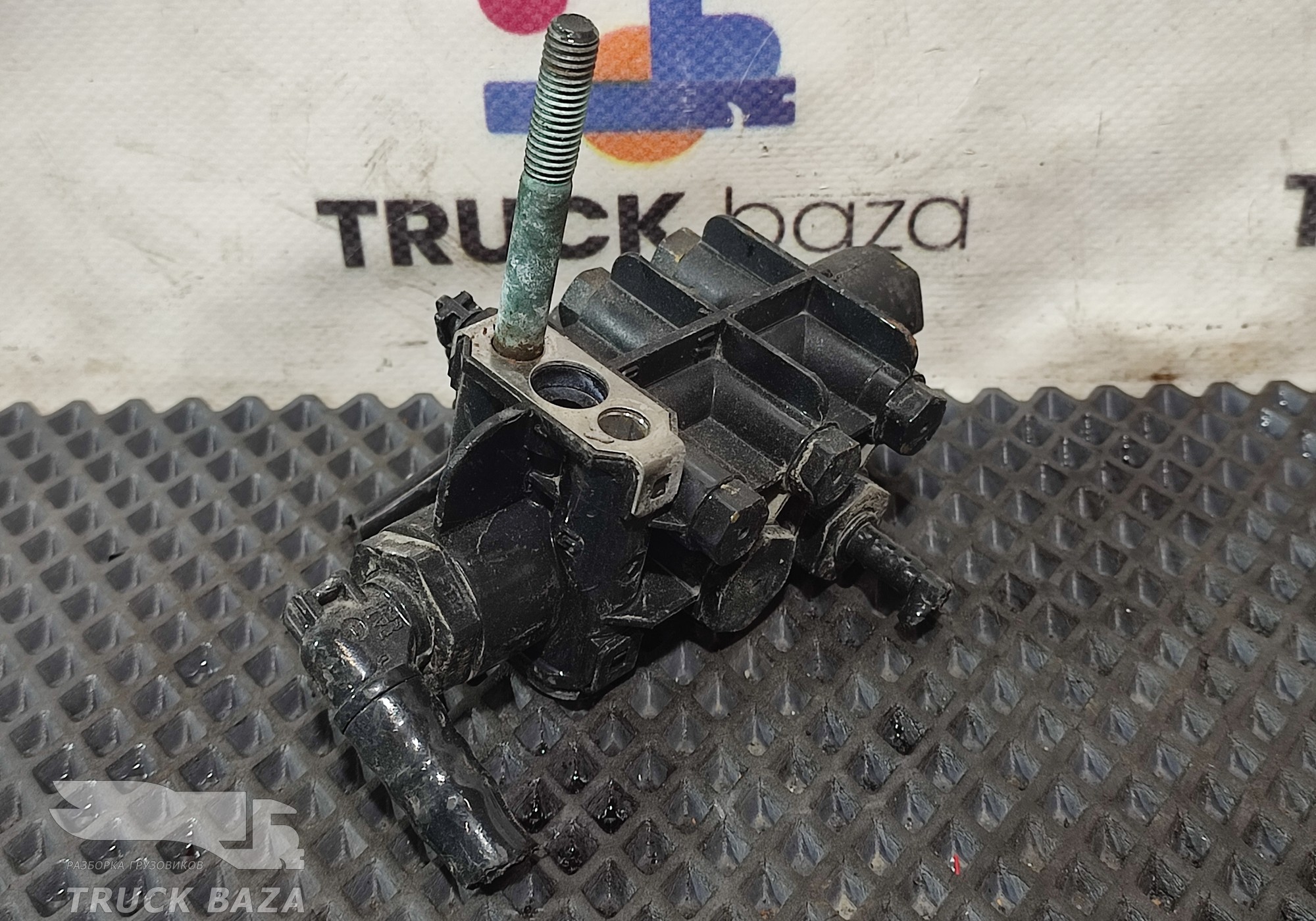 81981830000 Распределитель тормозных сил