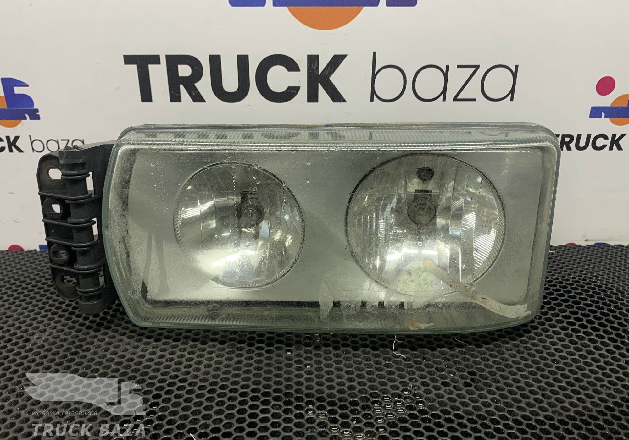 6631106RLDEM Фара правая для Iveco Eurotrakker II (с 2005)