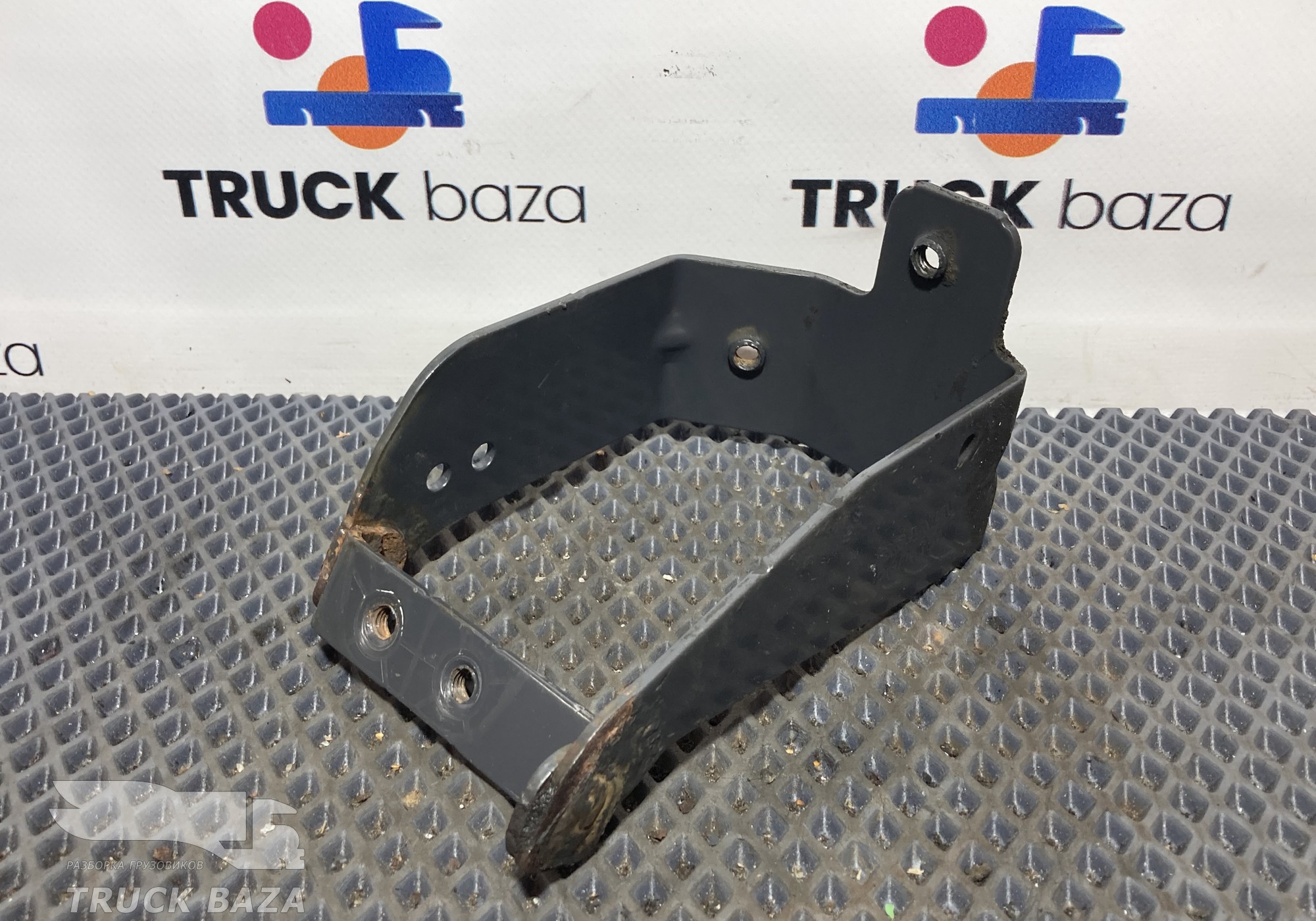 2001351 Кронштейн звукового сигнала