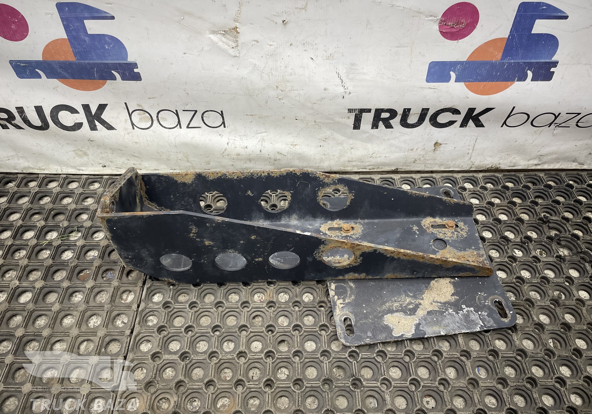 65801109170 Кронштейн воздушного фильтра для КАМАЗ 5490 (с 2013)