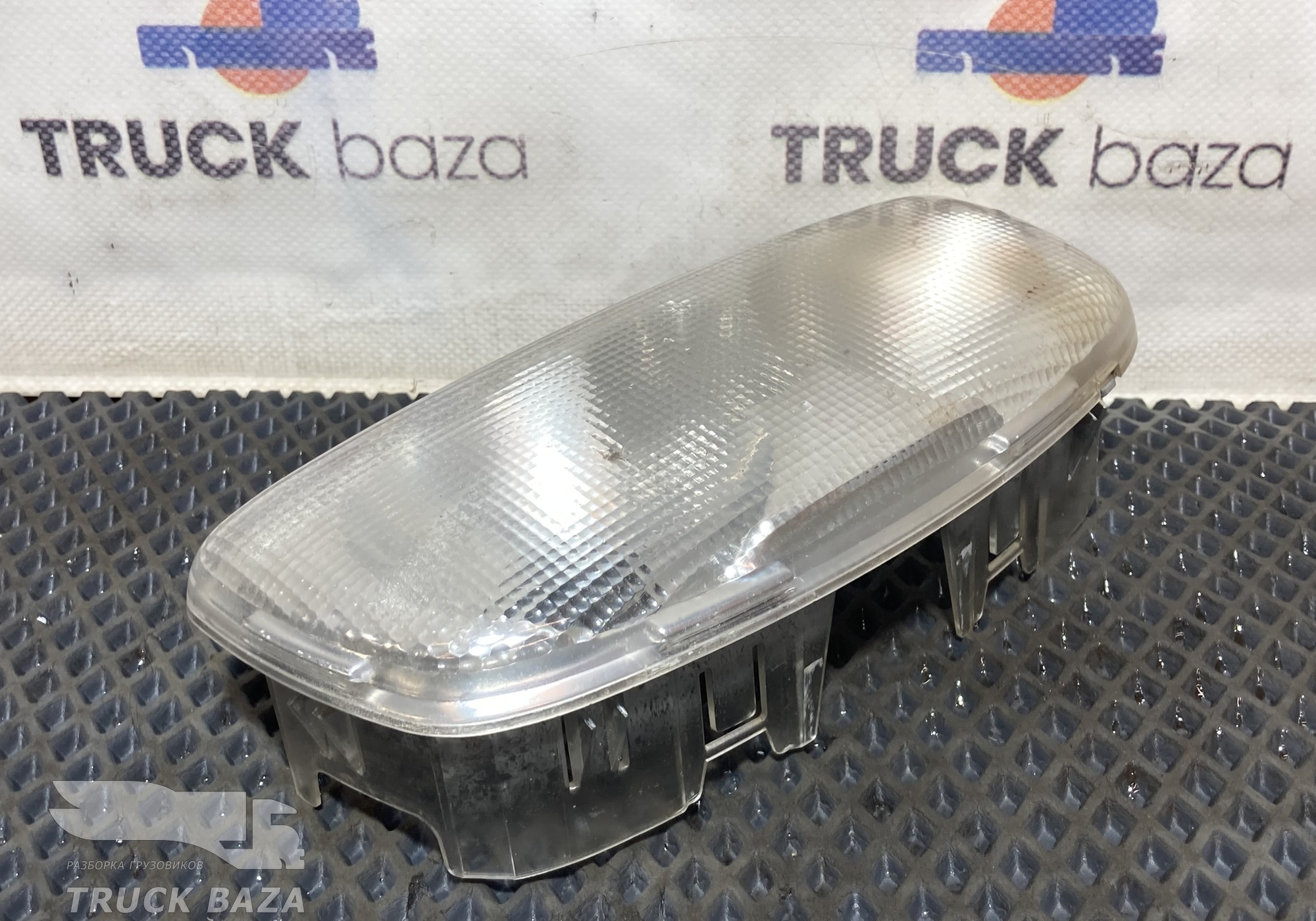 9438201101 Плафон салонный левый