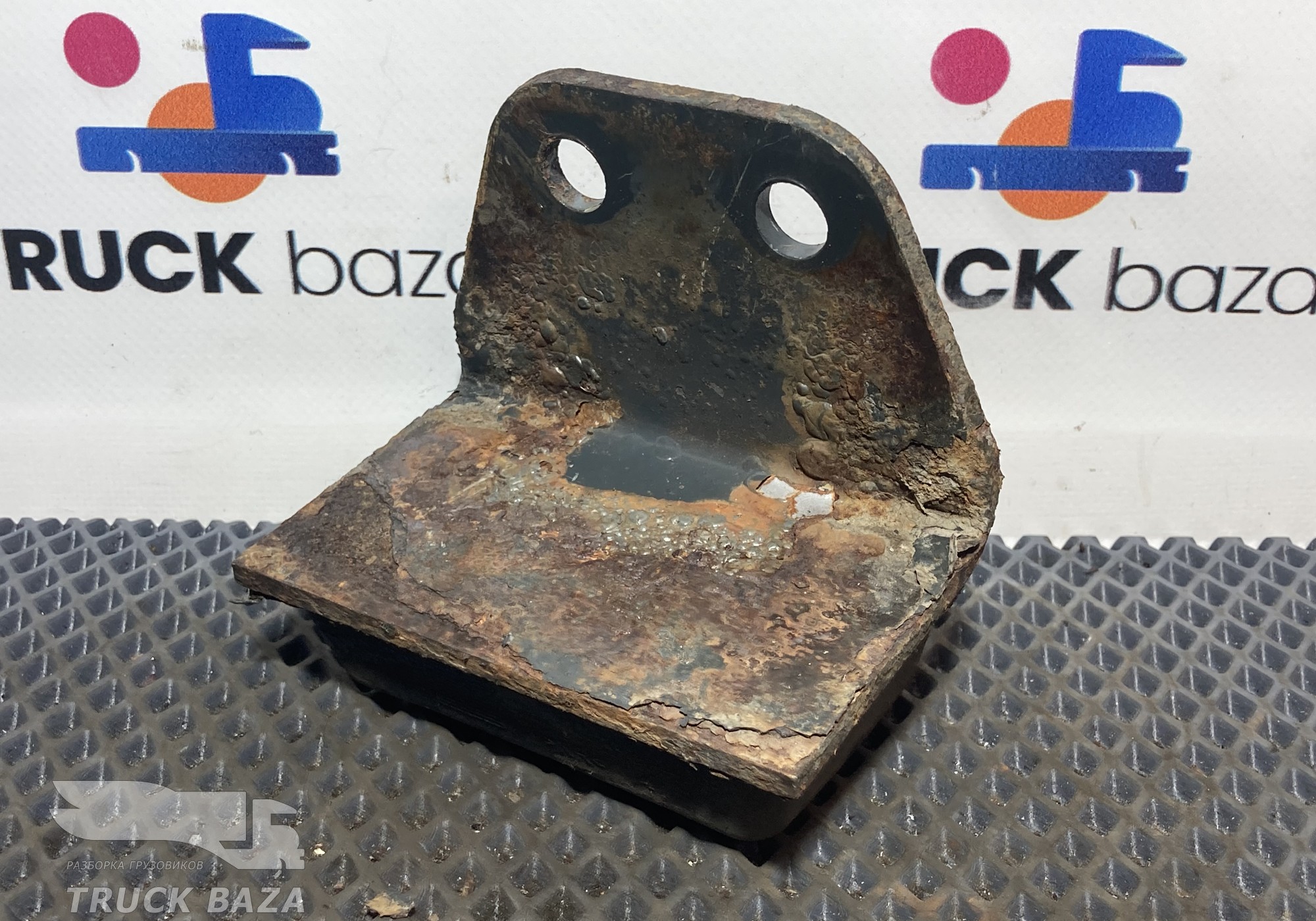 1370142 Отбойник задней рессоры